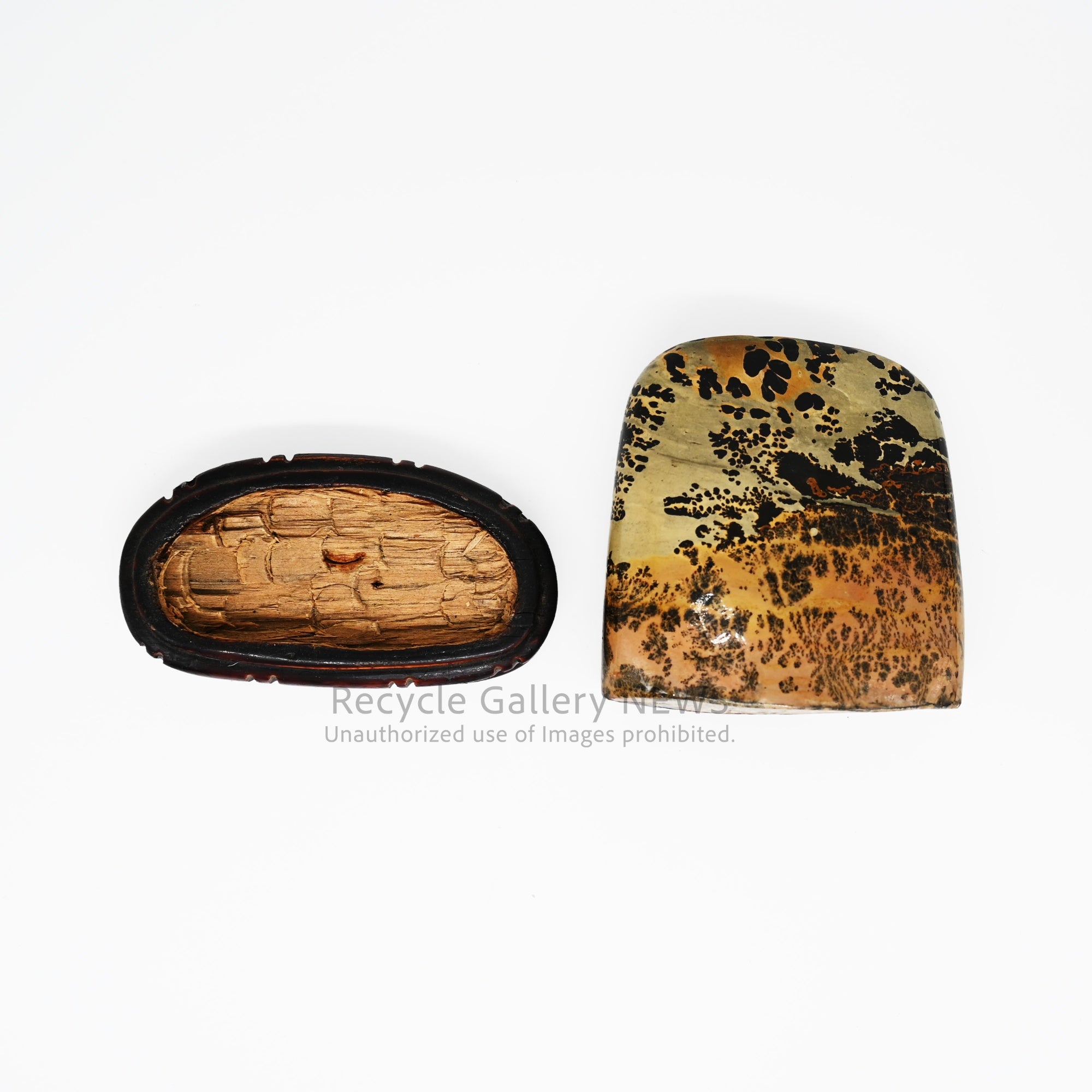 Picture Jasper Rough-textured Base Yellow Gemstone Decorative Object / 風景石 粗目台座付 黄色 天然石 置物