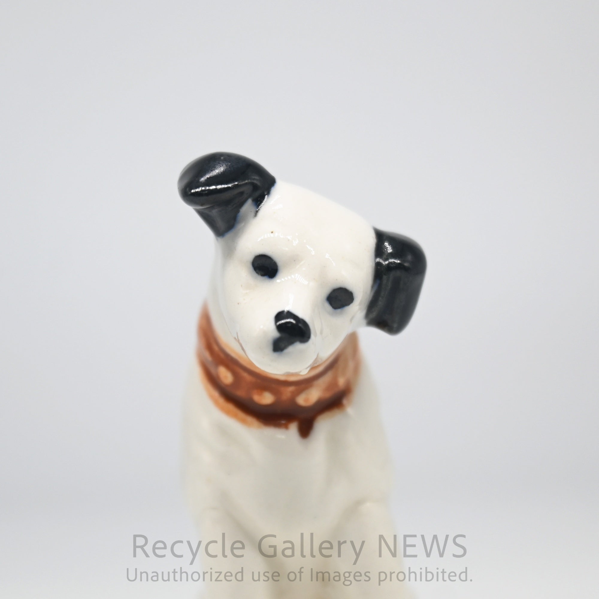 His Master's Voice "Nipper" Hand-Painted Ceramic Dog Figurine Miniature Victor White / 『主人の声』ビクター犬 ニッパー ハンドペイント 陶器フィギュリン ミニチュア オブジェ 犬の置物 オーディオ レトロ 白