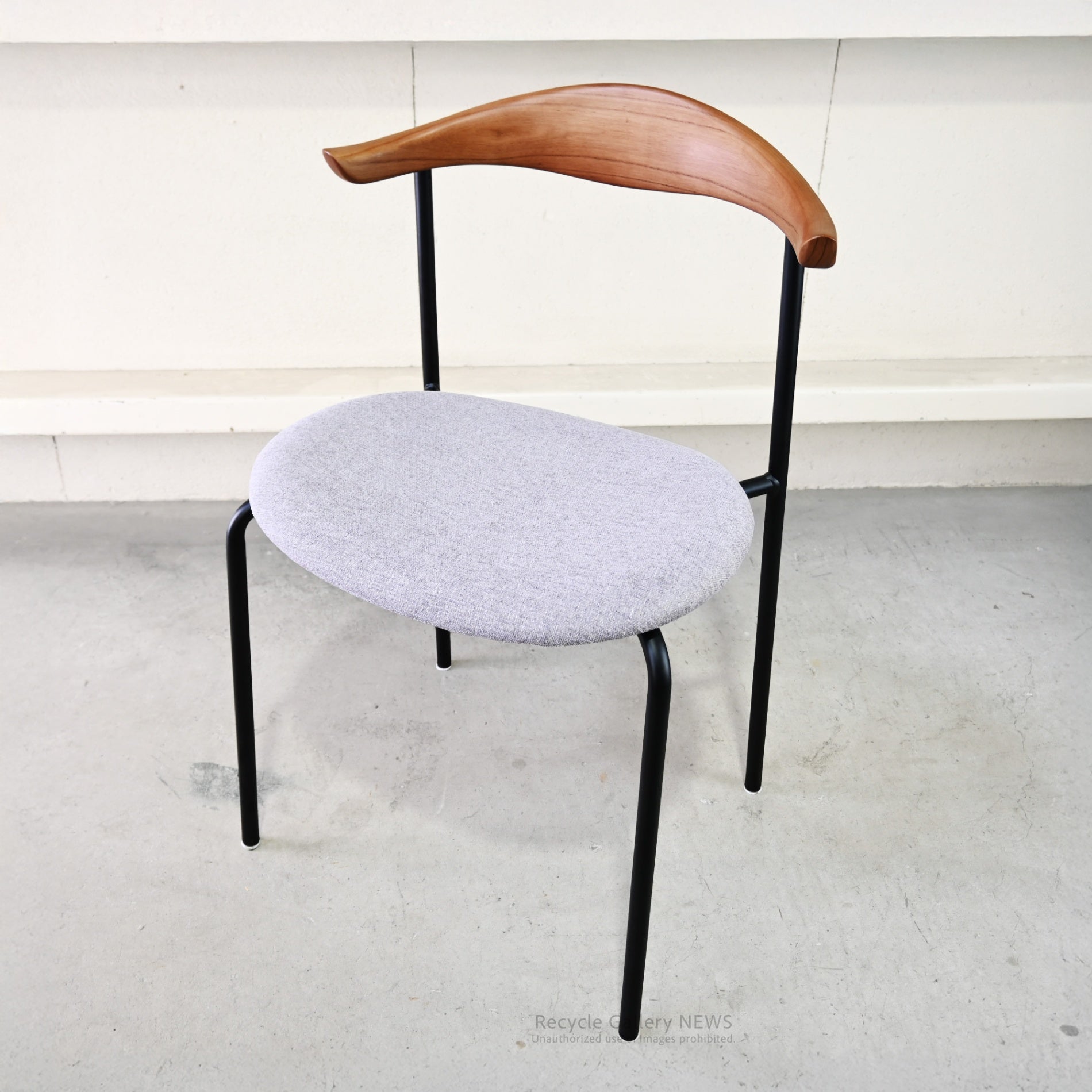 Seki Furniture Atom Chair Glay-White Wooden  Steel  Industrial  Vintage  Cafe style / 関家具 アトムチェア 座面グレーホワイト 木材 スチール インダストリアル ヴィンテージ カフェスタイル