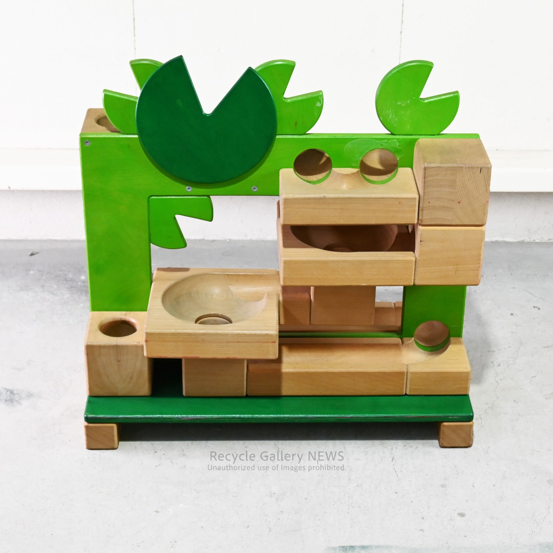 Bornelund Japanese Wooden Marble Run Educational Toy for All Ages / マーブルラン 木製 日本 知育玩具 オモチャ 全年齢