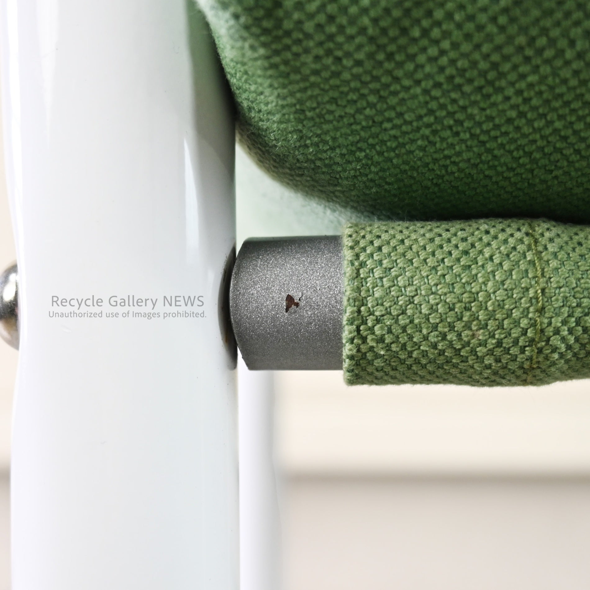 Innovator  Captain Chair Green Color Wood  Metal Sweden Scandinavian Modern Mid-Century / イノベーター キャプテン チェア 緑色 木 金属 スウェーデン 北欧モダン ミッドセンチュリー