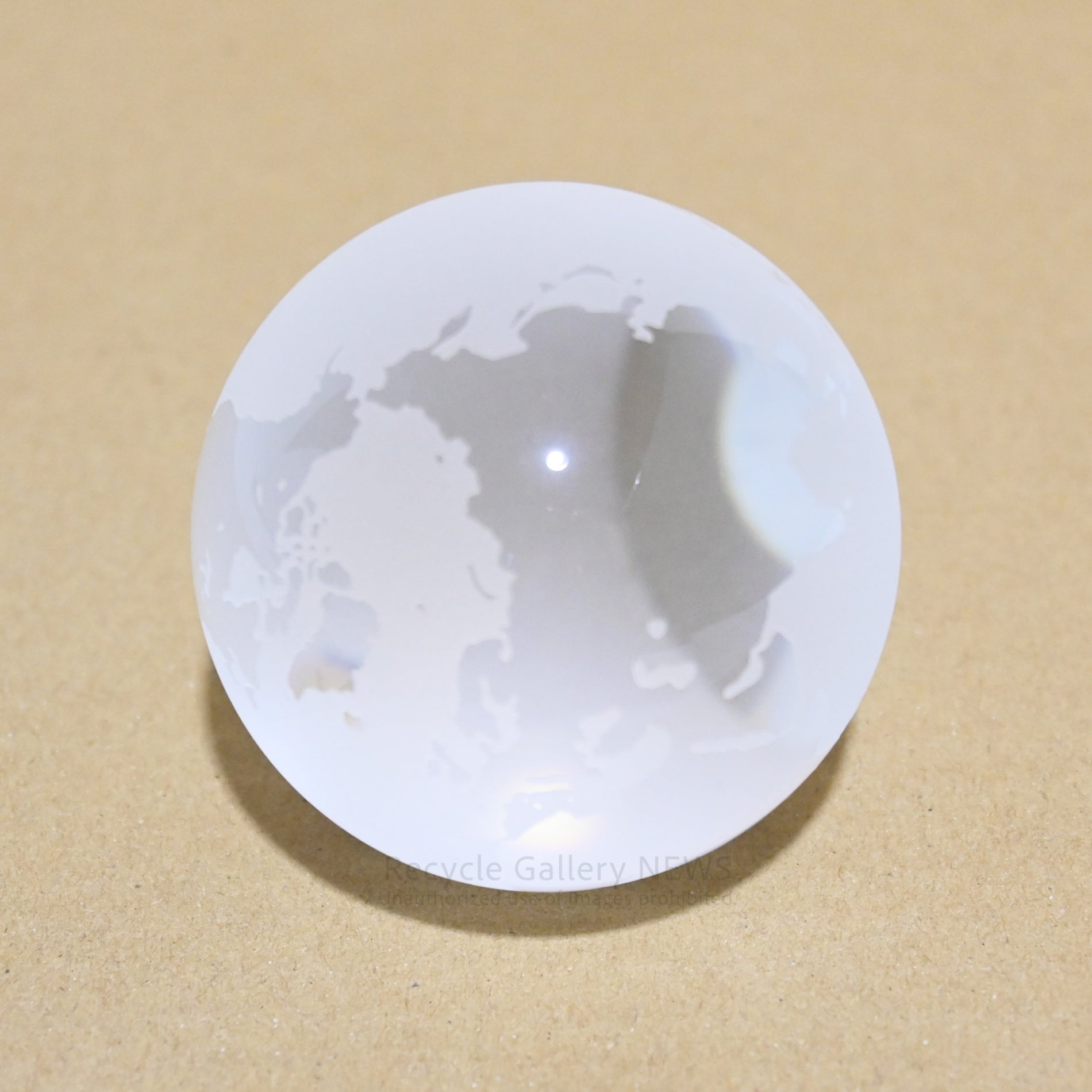 TIFFANY & Co. Globe Glass Paperweight Interior Object / ティファニー 地球 ガラス製 ペーパーウェイト インテリアオブジェ