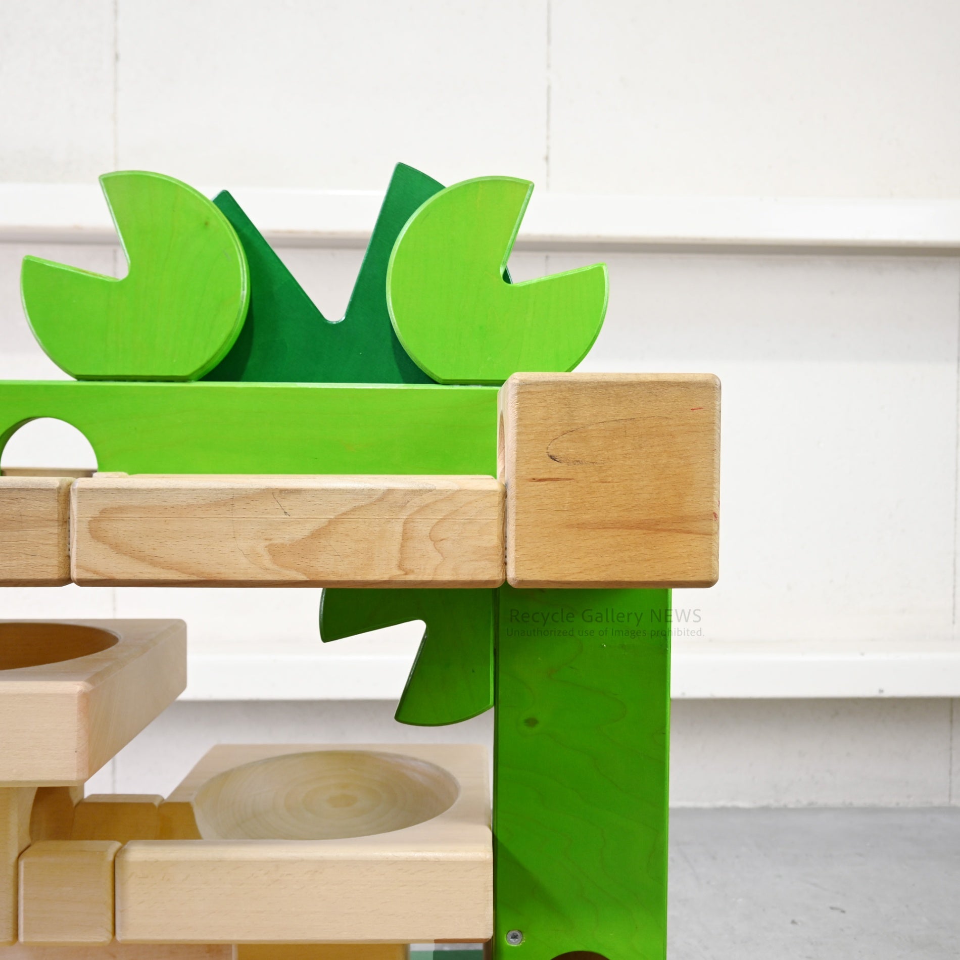 Bornelund Japanese Wooden Marble Run Educational Toy for All Ages / マーブルラン 木製 日本 知育玩具 オモチャ 全年齢