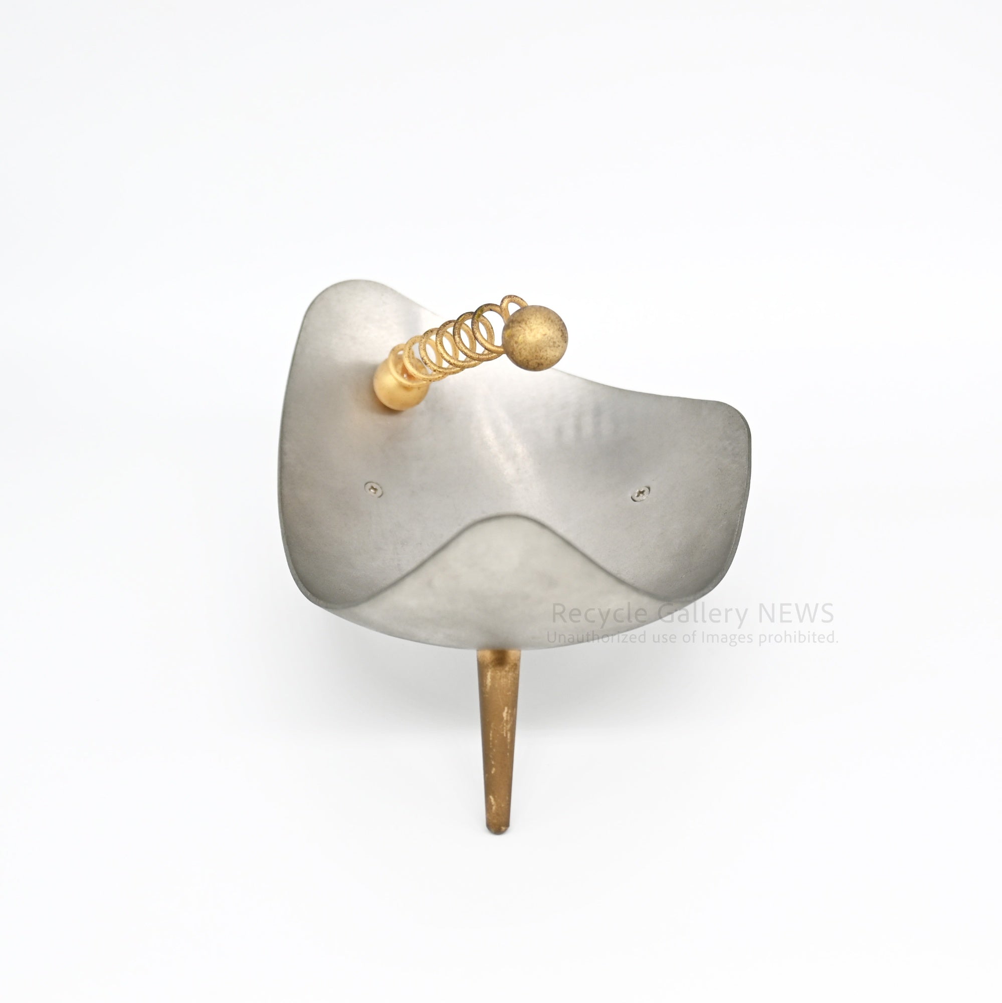 Vintage Mid Century Crescent-shaped Metal Ash Tray Silver Gold  Art Object / ミッドセンチュリーデザイン 半月型 アッシュトレイ 灰皿 メタルトレイ オブジェ シルバー ゴールド