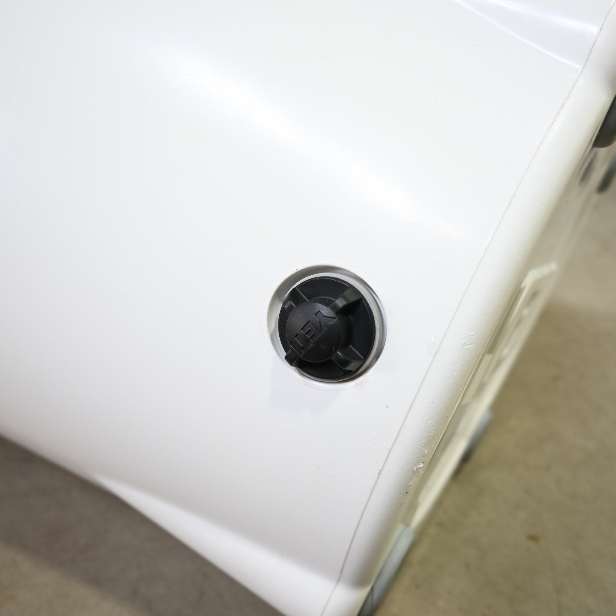 YETI Tank 45 Ice Cooler Bucket Cooler Box Outdoor Cooling USA / イエティ タンク45　アイスクーラーバケツ クーラーボックス アウトドア アメリカ