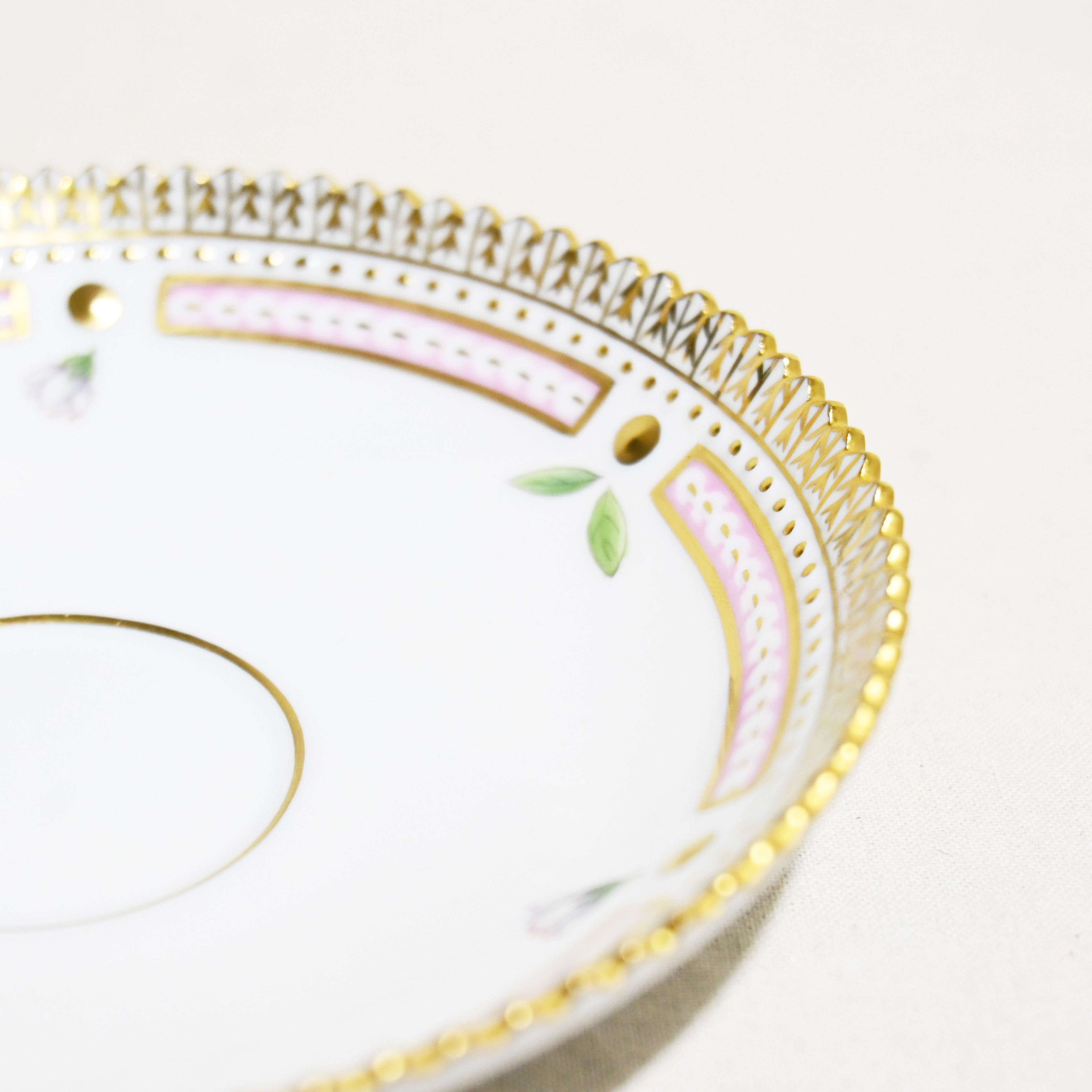 ROYAL COPENHAGEN Flora Danica C&S Denmark Luxury Tableware / ロイヤルコペンハーゲン フローラダニカ カップ＆ソーサー 高級食器 デンマーク