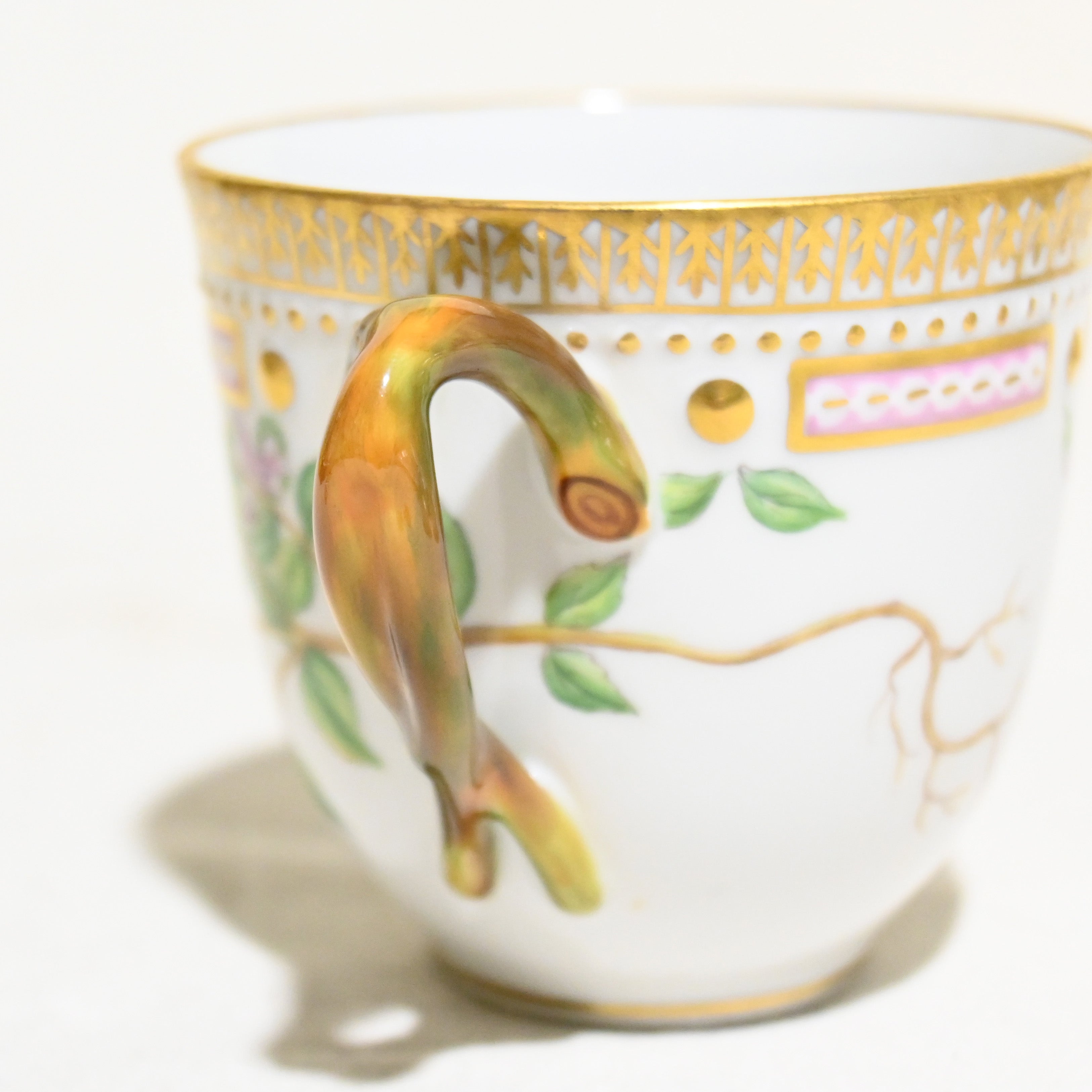 ROYAL COPENHAGEN Flora Danica C&S Denmark Luxury Tableware / ロイヤルコペンハーゲン フローラダニカ カップ＆ソーサー 高級食器 デンマーク