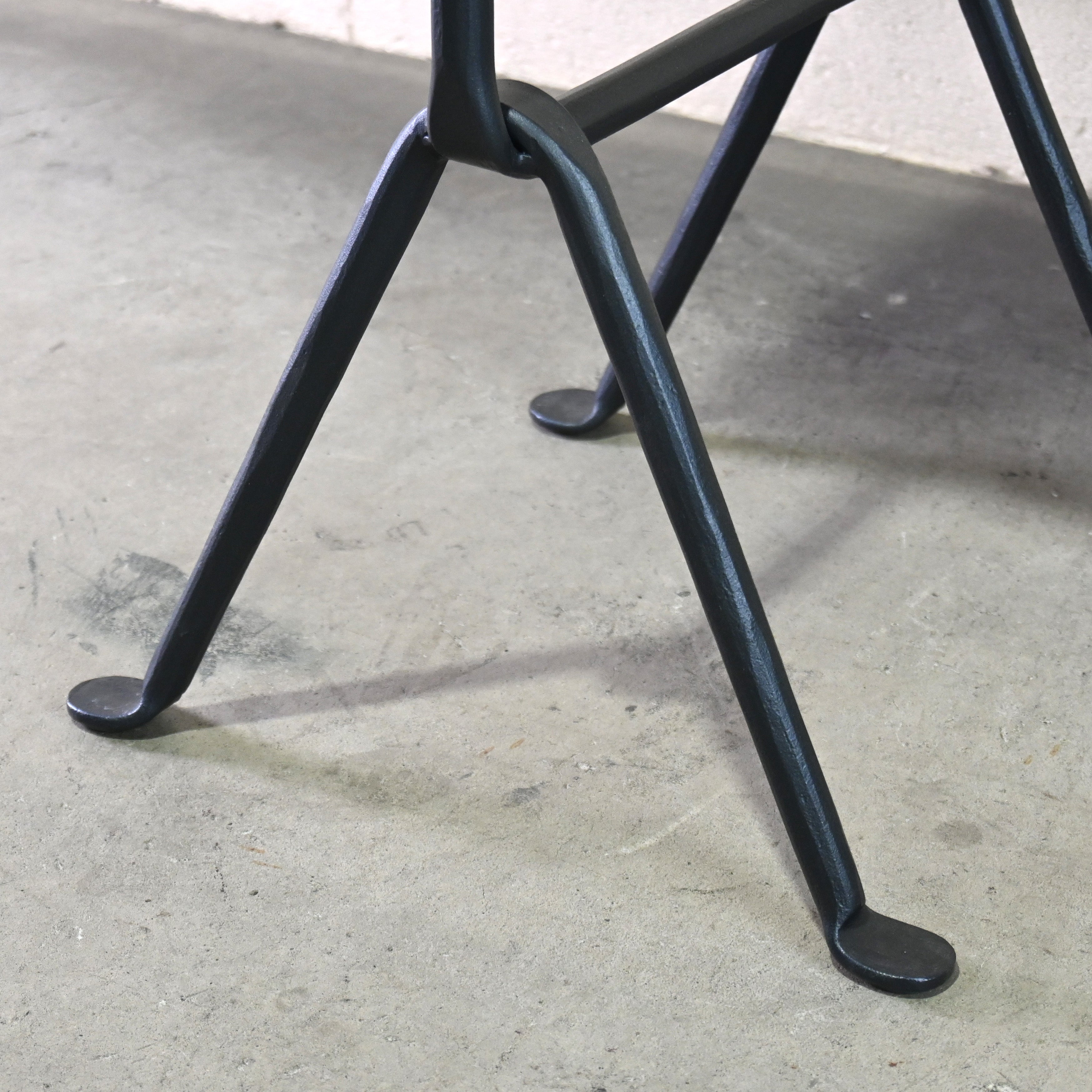 MAGIS Officina stool Ronan & Erwan Bouroullec Industrial Italian modern design / マジス オフィチーナ スツール ロナン エルワン ブルレック インダストリル イタリアンモダンデザイン