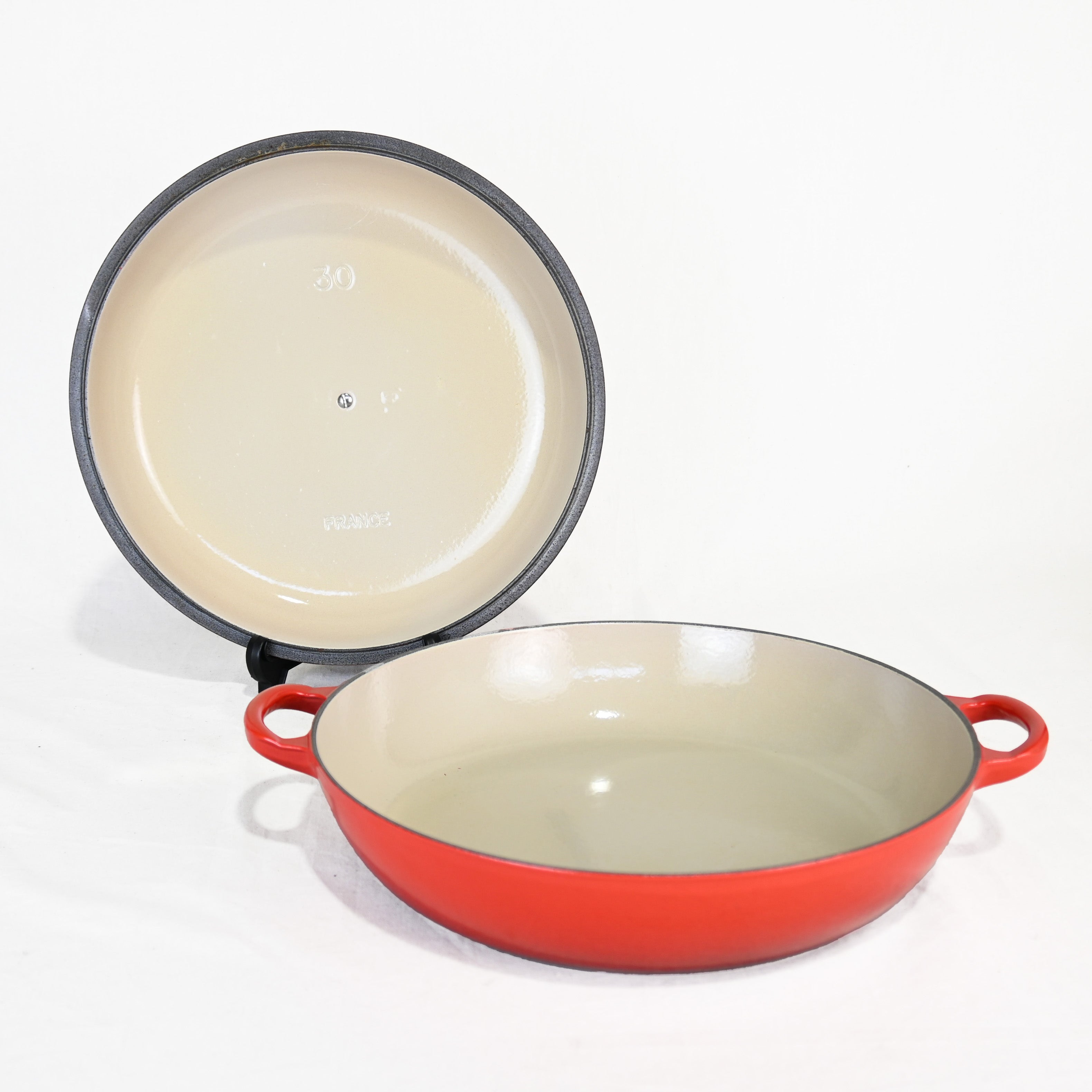LE CREUSET Le Creuset Signature Buffet Casserole RED 30cm French Kitchen ware / ル・クルーゼ シグニチャー ビュッフェ・キャセロール 鍋 レッド フランス キッチンツール