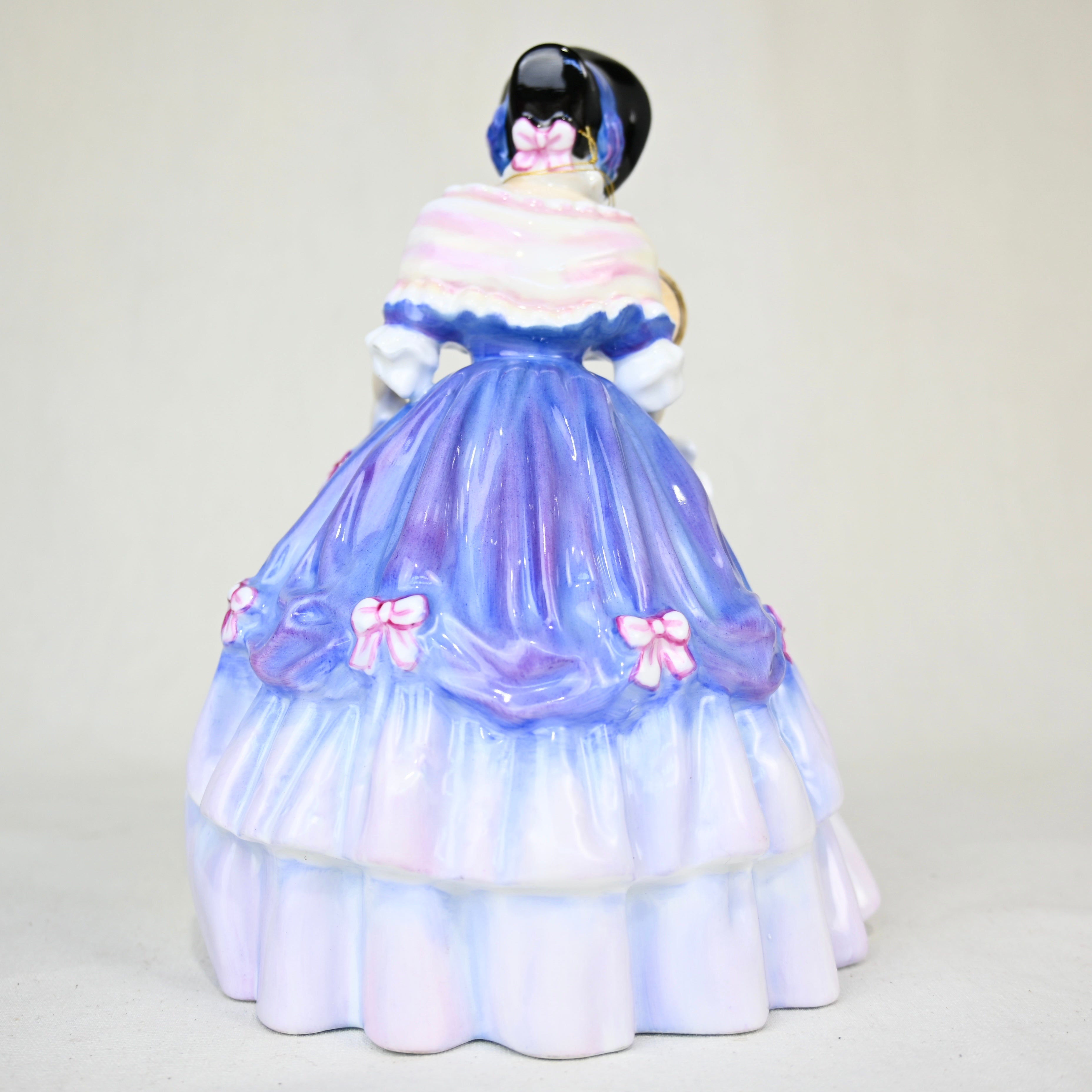 Royal Doulton Figurine Alice England ceramic / ロイヤルドルトン フィギュリン アリス イギリス 陶磁器