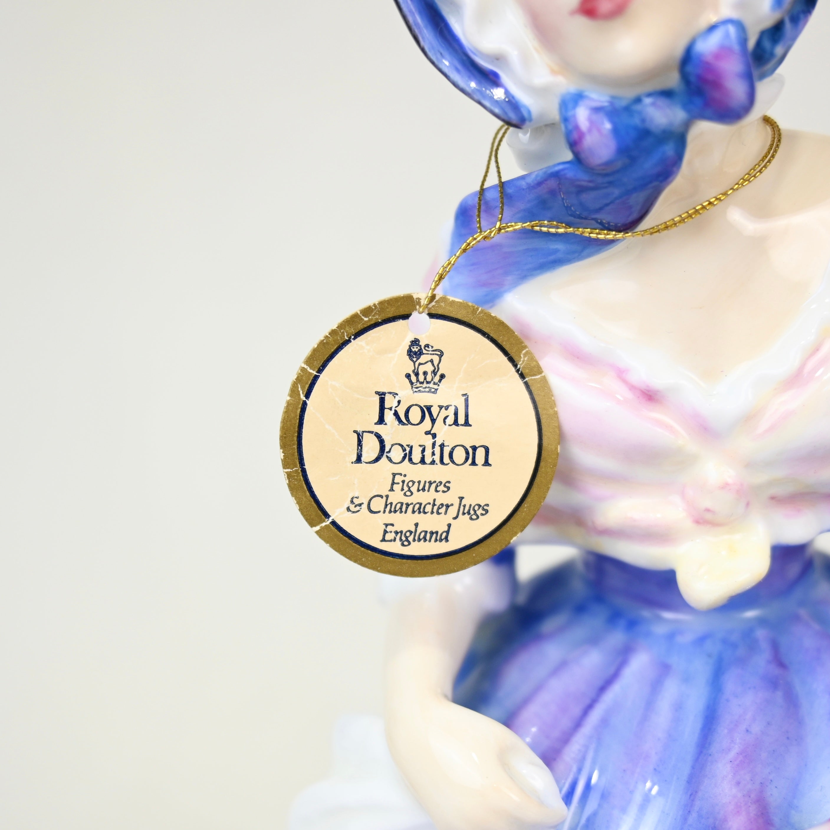 Royal Doulton Figurine Alice England ceramic / ロイヤルドルトン フィギュリン アリス イギリス 陶磁器