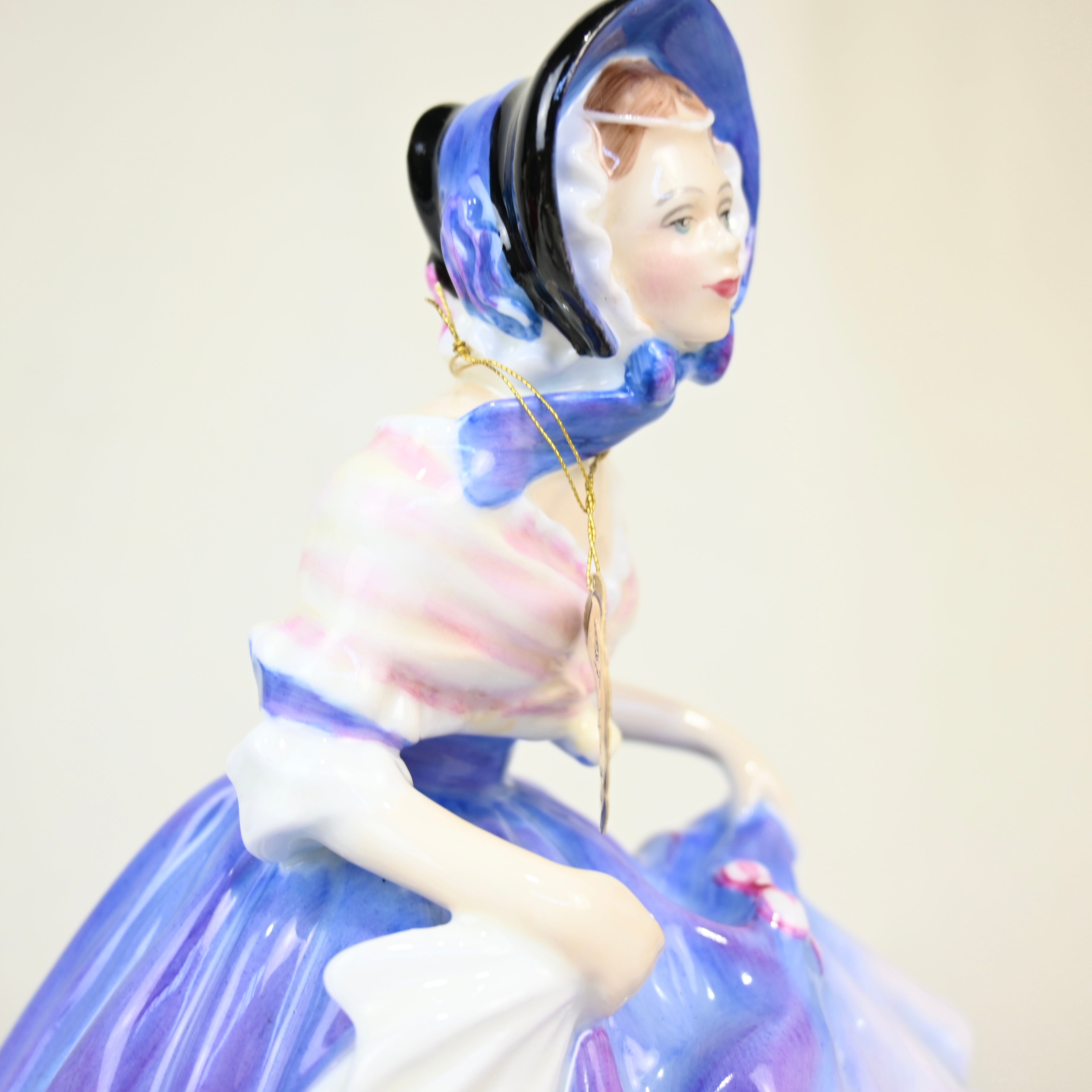 Royal Doulton Figurine Alice England ceramic / ロイヤルドルトン フィギュリン アリス イギリス 陶磁器