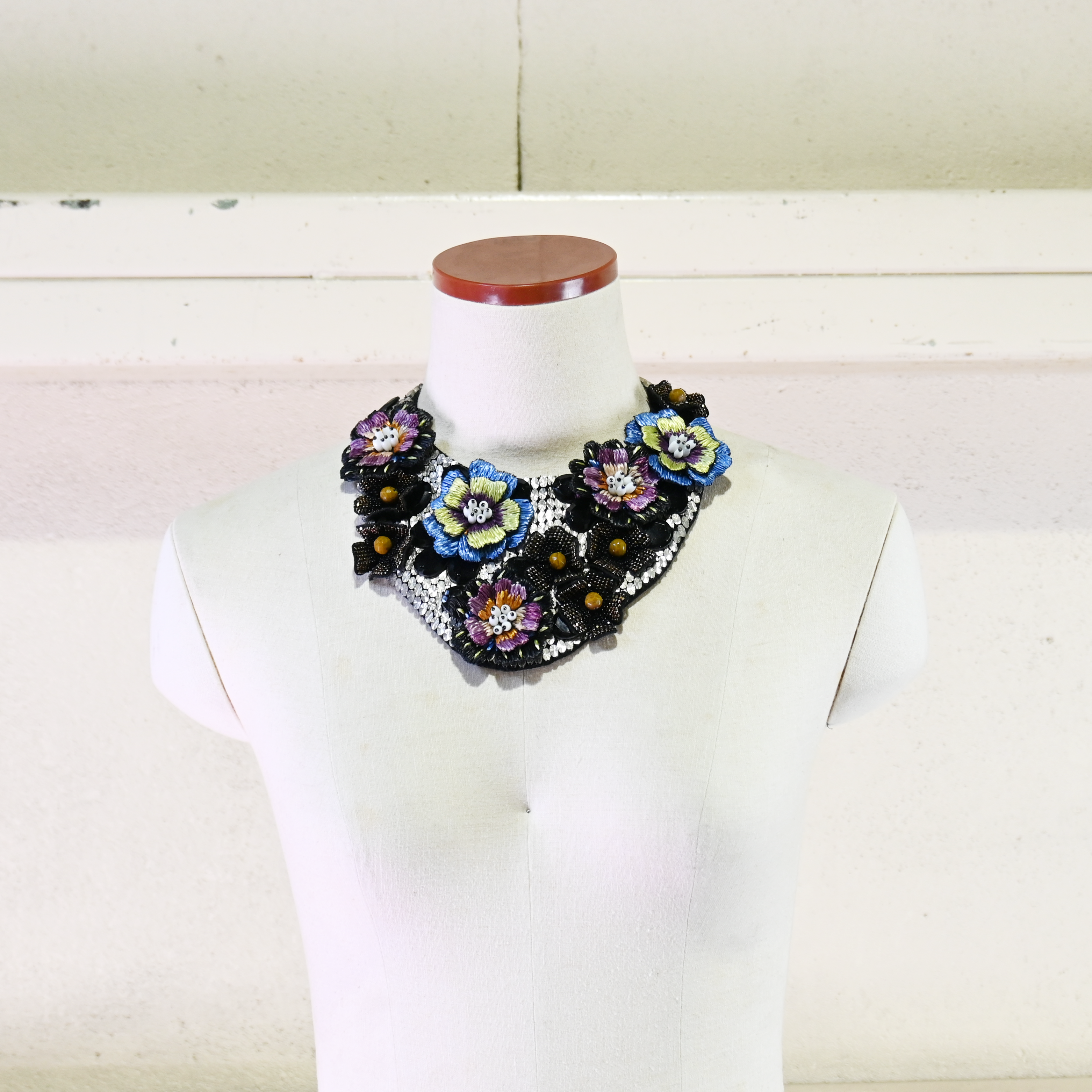 Etro Flower motif necklace 2012 collar embroidery accessories Italia / エトロ フラワーモチーフネックレス 刺繍 つけ襟 花柄 ハイブランド アクセサリー