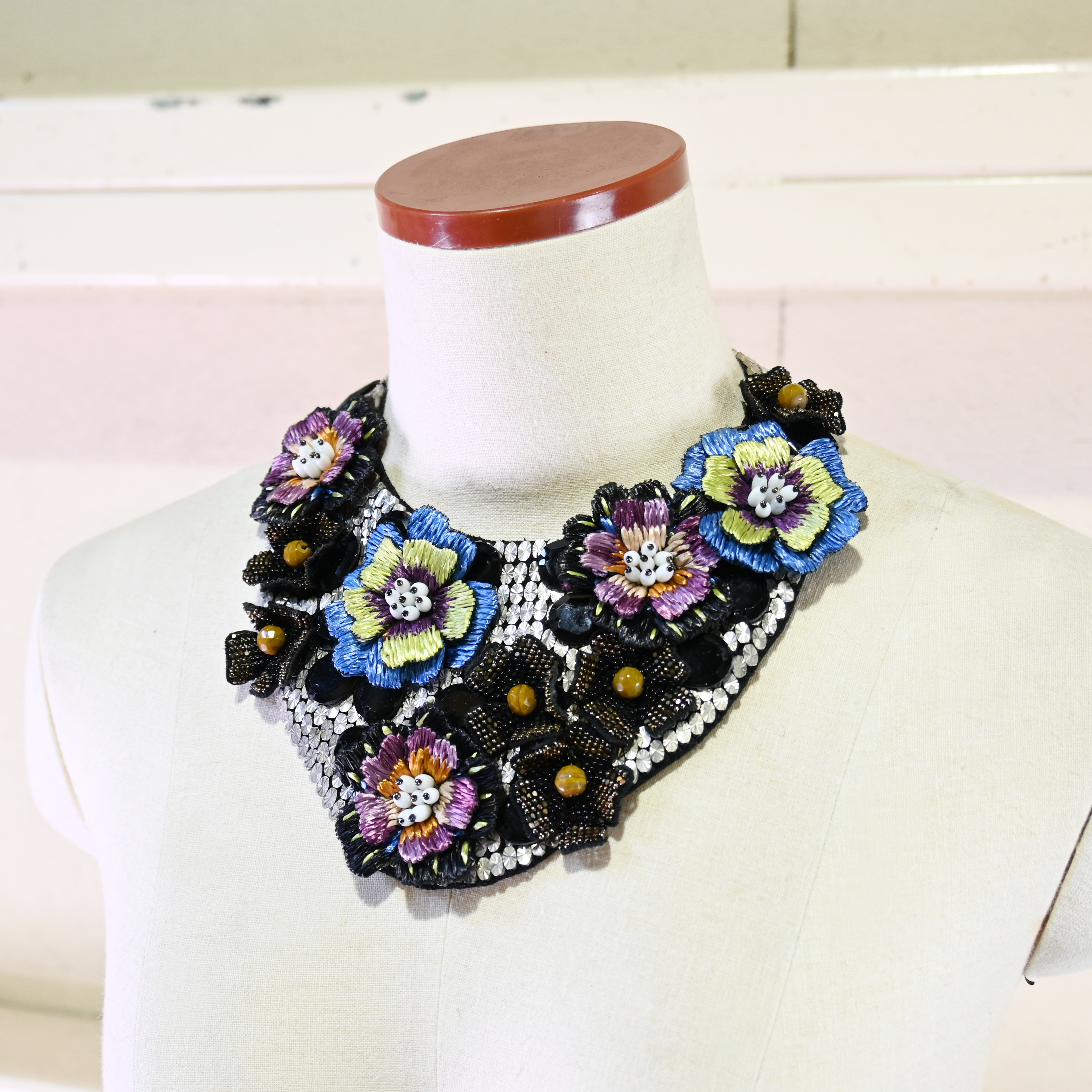 Etro Flower motif necklace 2012 collar embroidery accessories Italia / エトロ フラワーモチーフネックレス 刺繍 つけ襟 花柄 ハイブランド アクセサリー