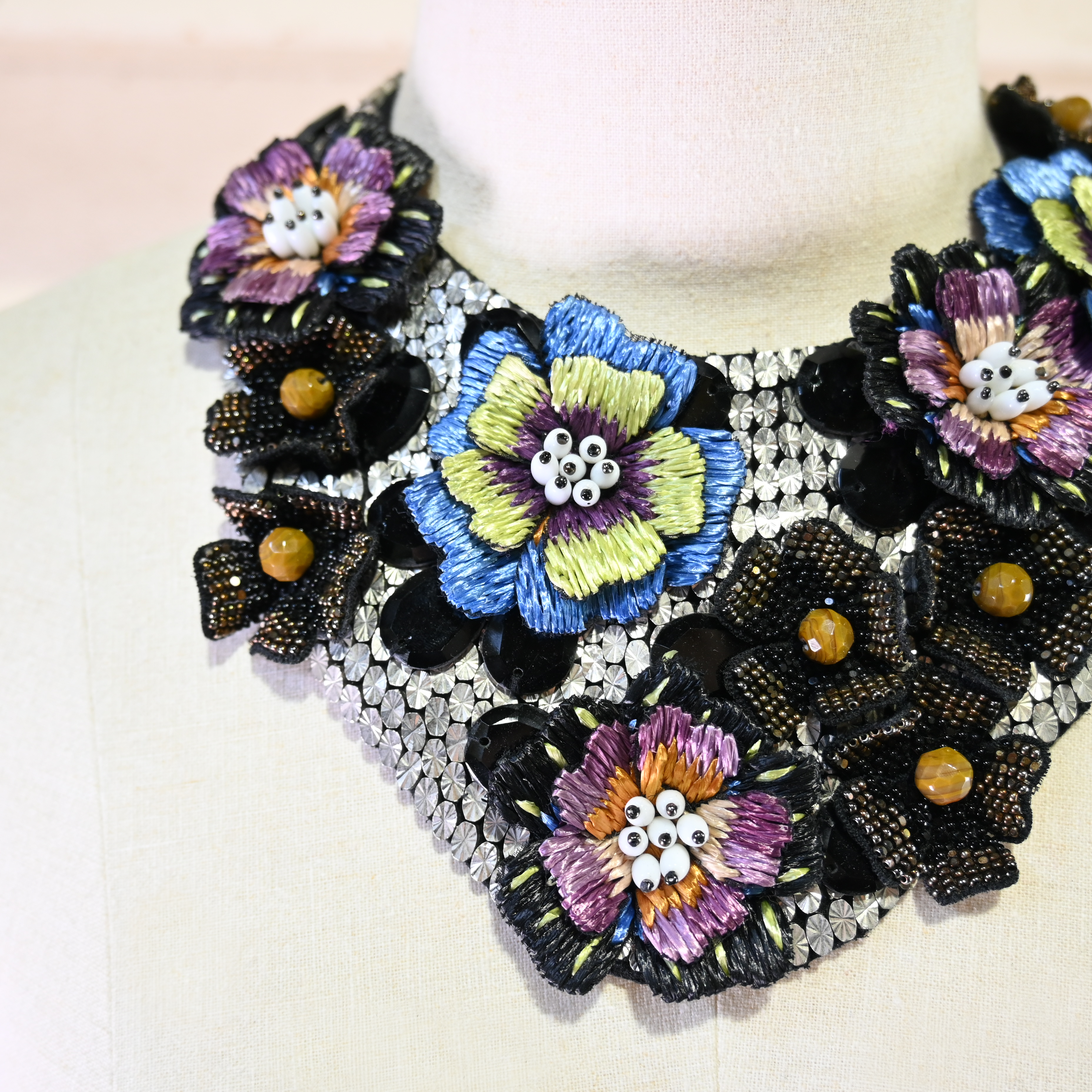 Etro Flower motif necklace 2012 collar embroidery accessories Italia / エトロ フラワーモチーフネックレス 刺繍 つけ襟 花柄 ハイブランド アクセサリー