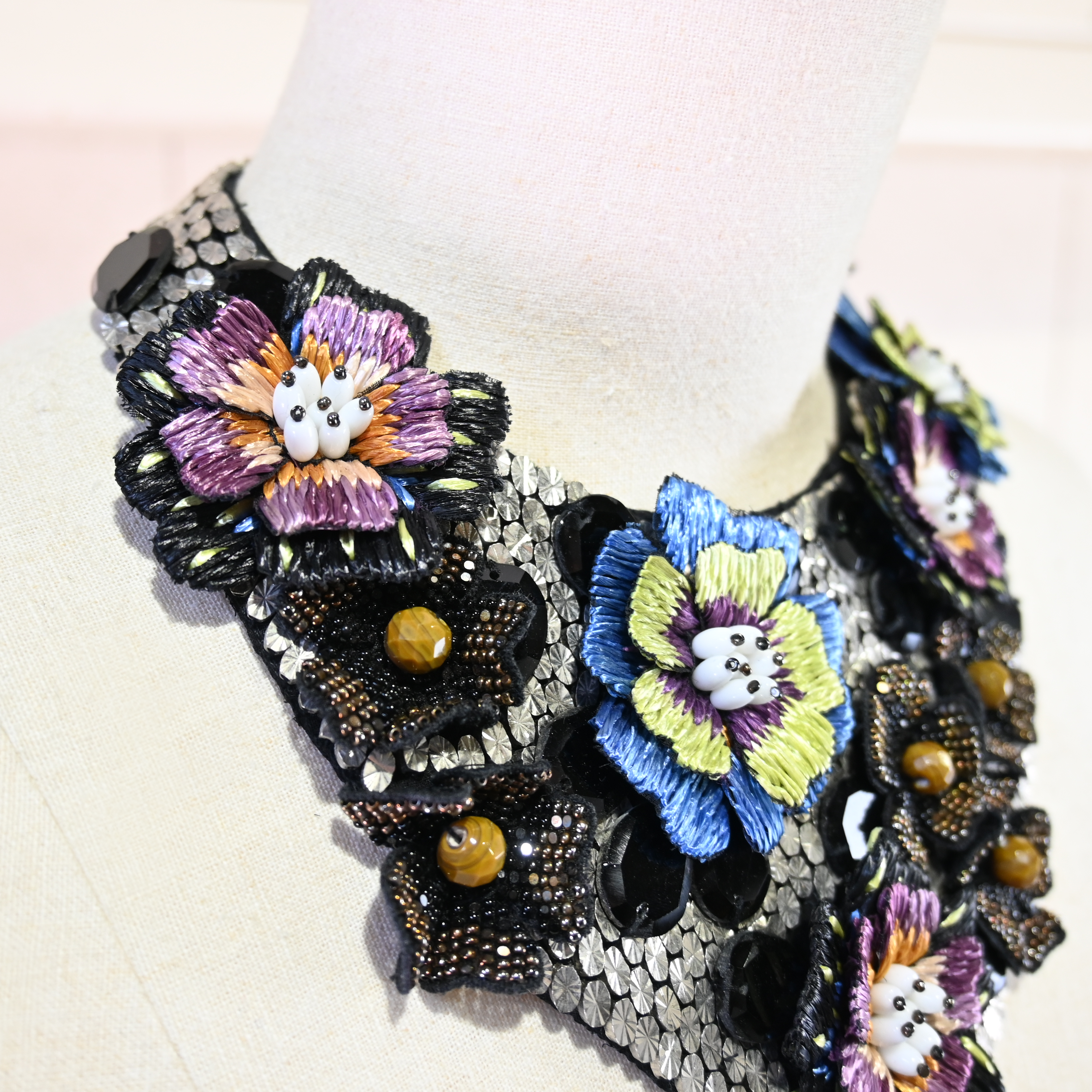 Etro Flower motif necklace 2012 collar embroidery accessories Italia / エトロ フラワーモチーフネックレス 刺繍 つけ襟 花柄 ハイブランド アクセサリー
