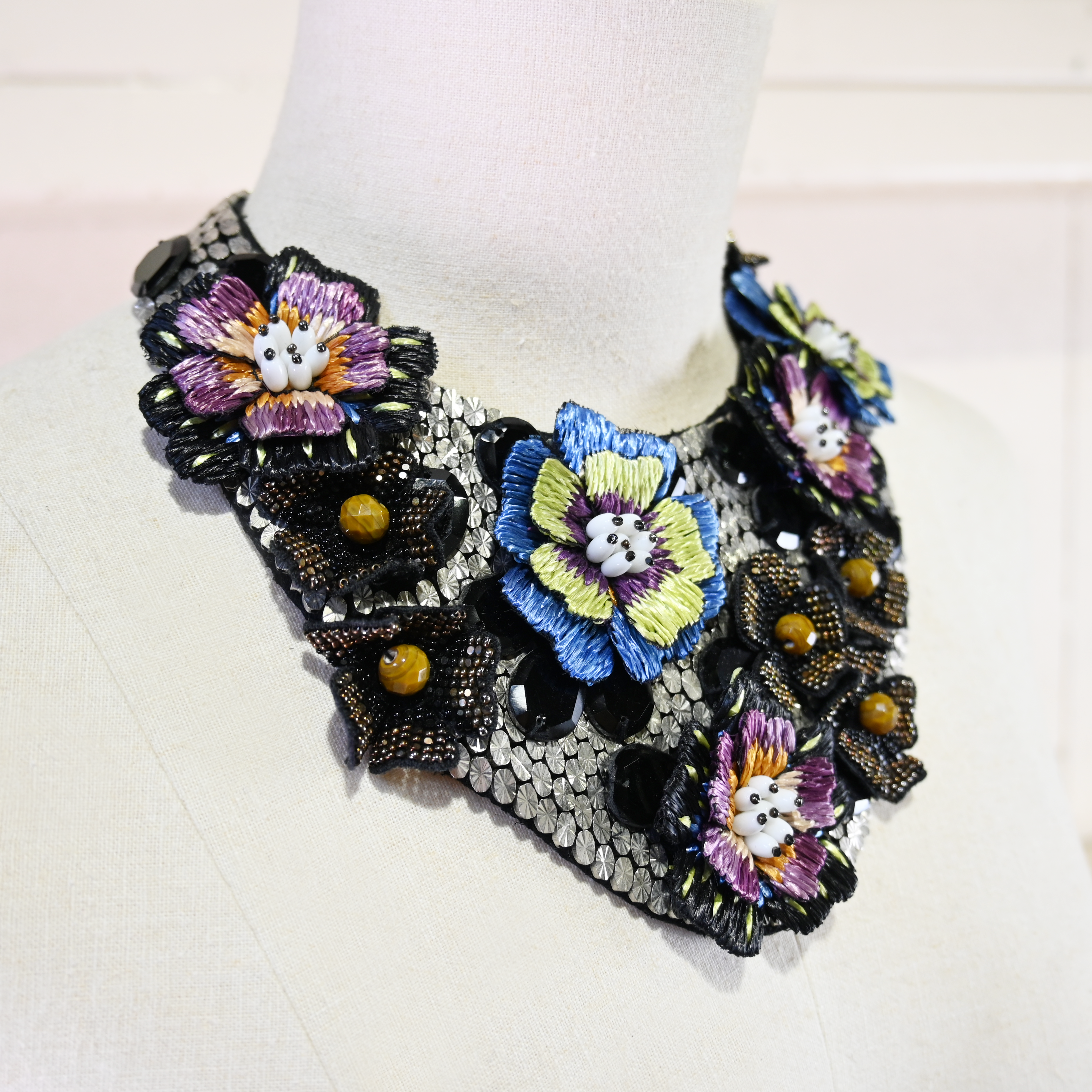Etro Flower motif necklace 2012 collar embroidery accessories Italia / エトロ フラワーモチーフネックレス 刺繍 つけ襟 花柄 ハイブランド アクセサリー