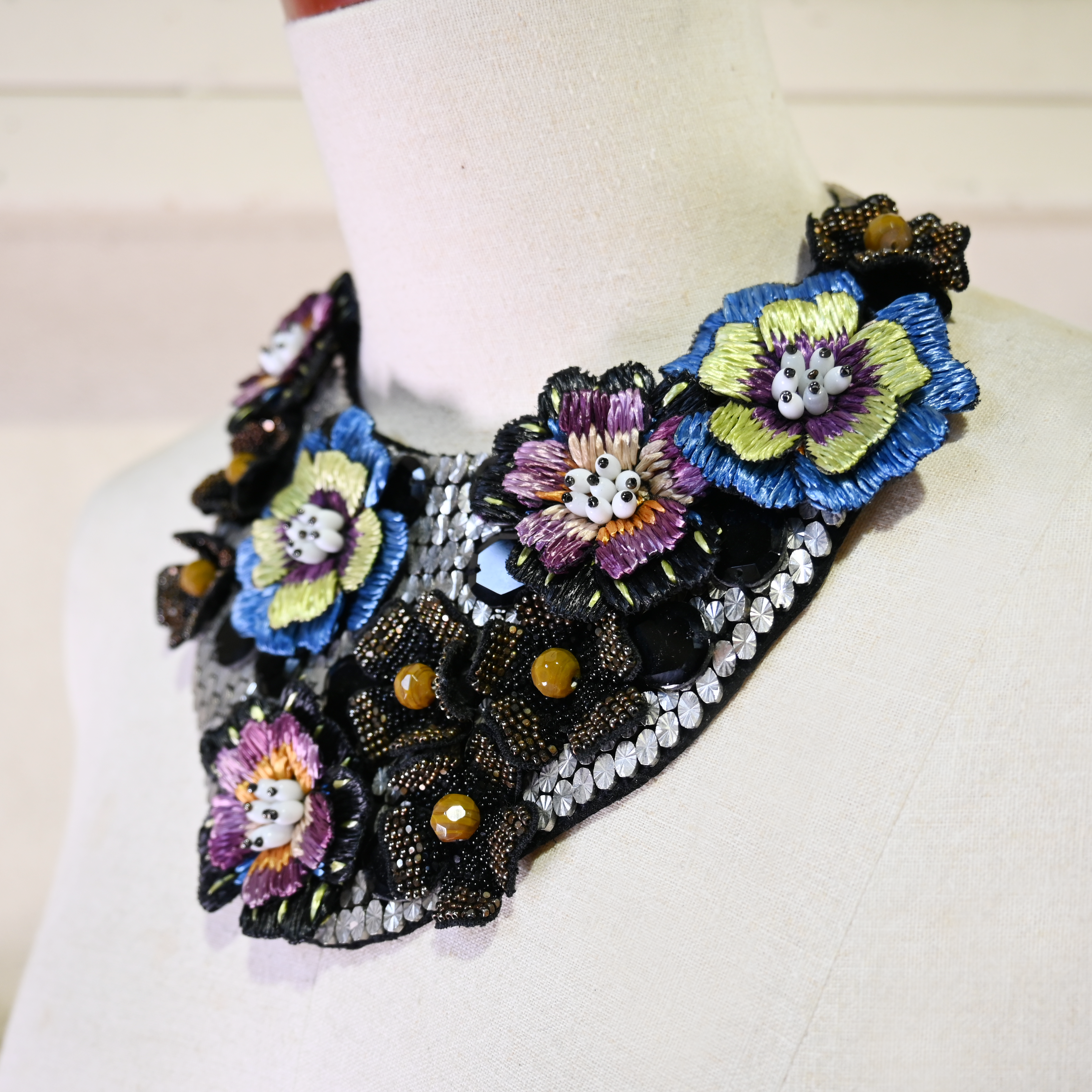 Etro Flower motif necklace 2012 collar embroidery accessories Italia / エトロ フラワーモチーフネックレス 刺繍 つけ襟 花柄 ハイブランド アクセサリー