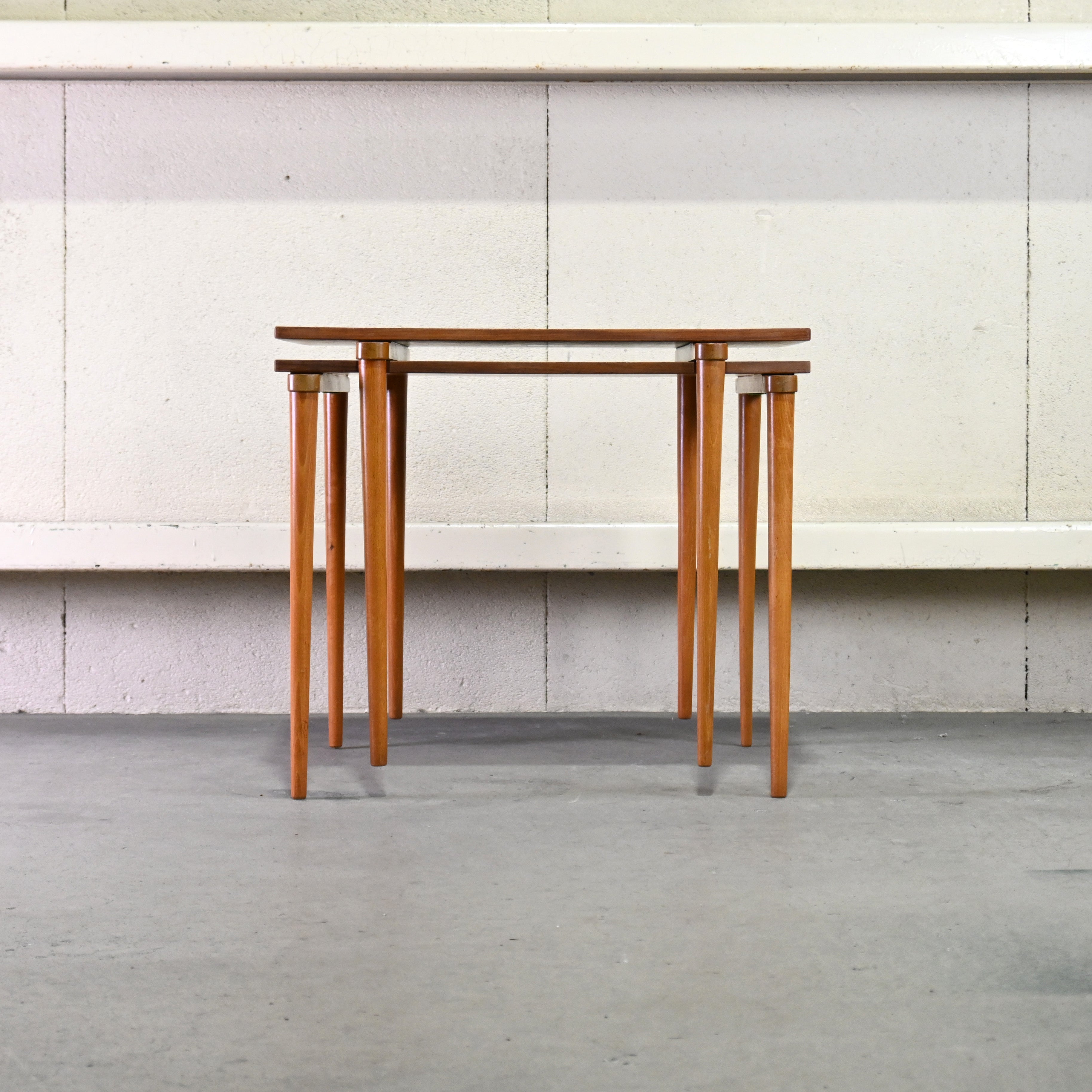 YAMAGUCHI Teak × beech wood 2 Peace Nest table Japanese modern design Scandinavian design / 山口木材工芸 チーク材 ビーチ材 2段 ネストテーブル ジャパニーズモダンデザイン 北欧デザイン