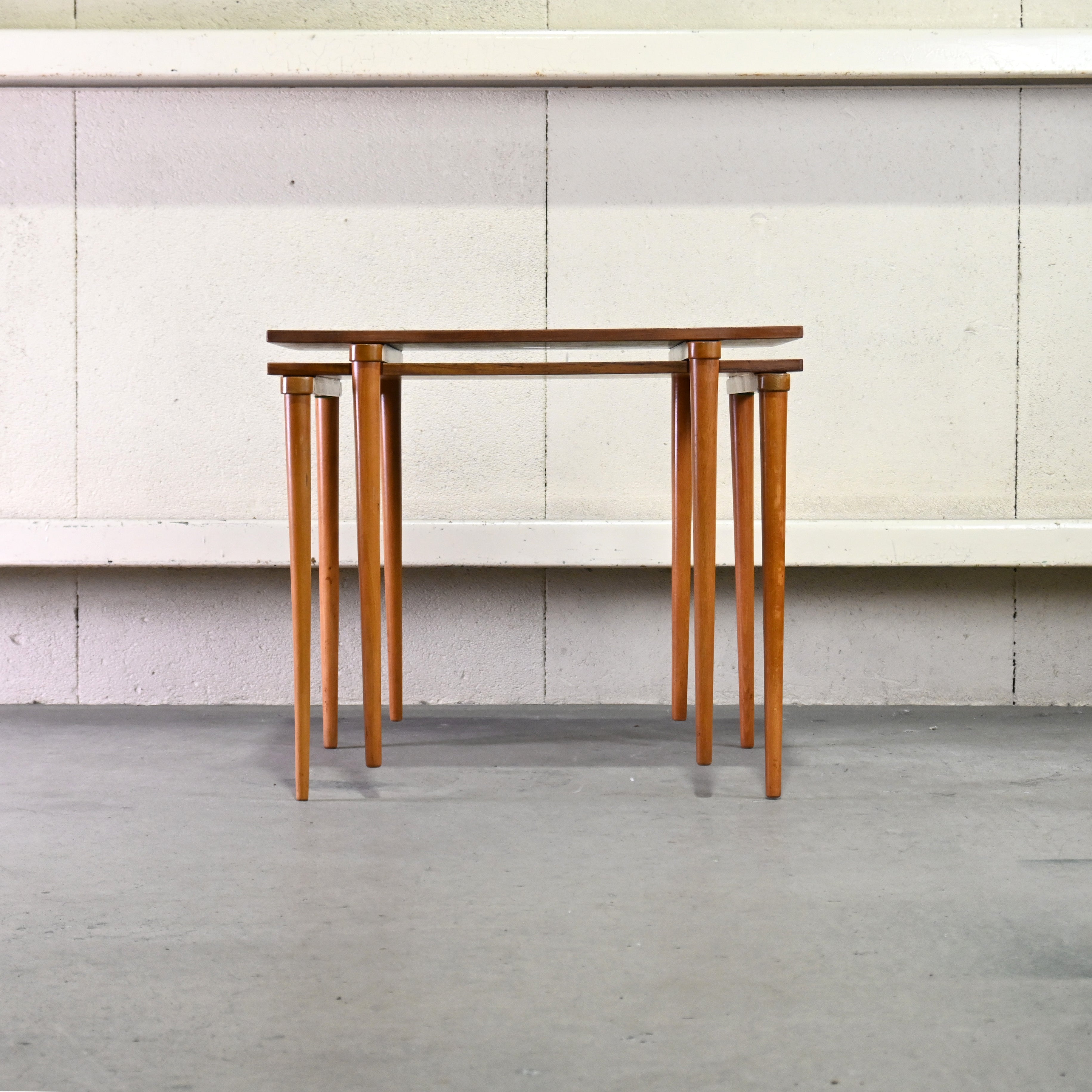 YAMAGUCHI Teak × beech wood 2 Peace Nest table Japanese modern design Scandinavian design / 山口木材工芸 チーク材 ビーチ材 2段 ネストテーブル ジャパニーズモダンデザイン 北欧デザイン