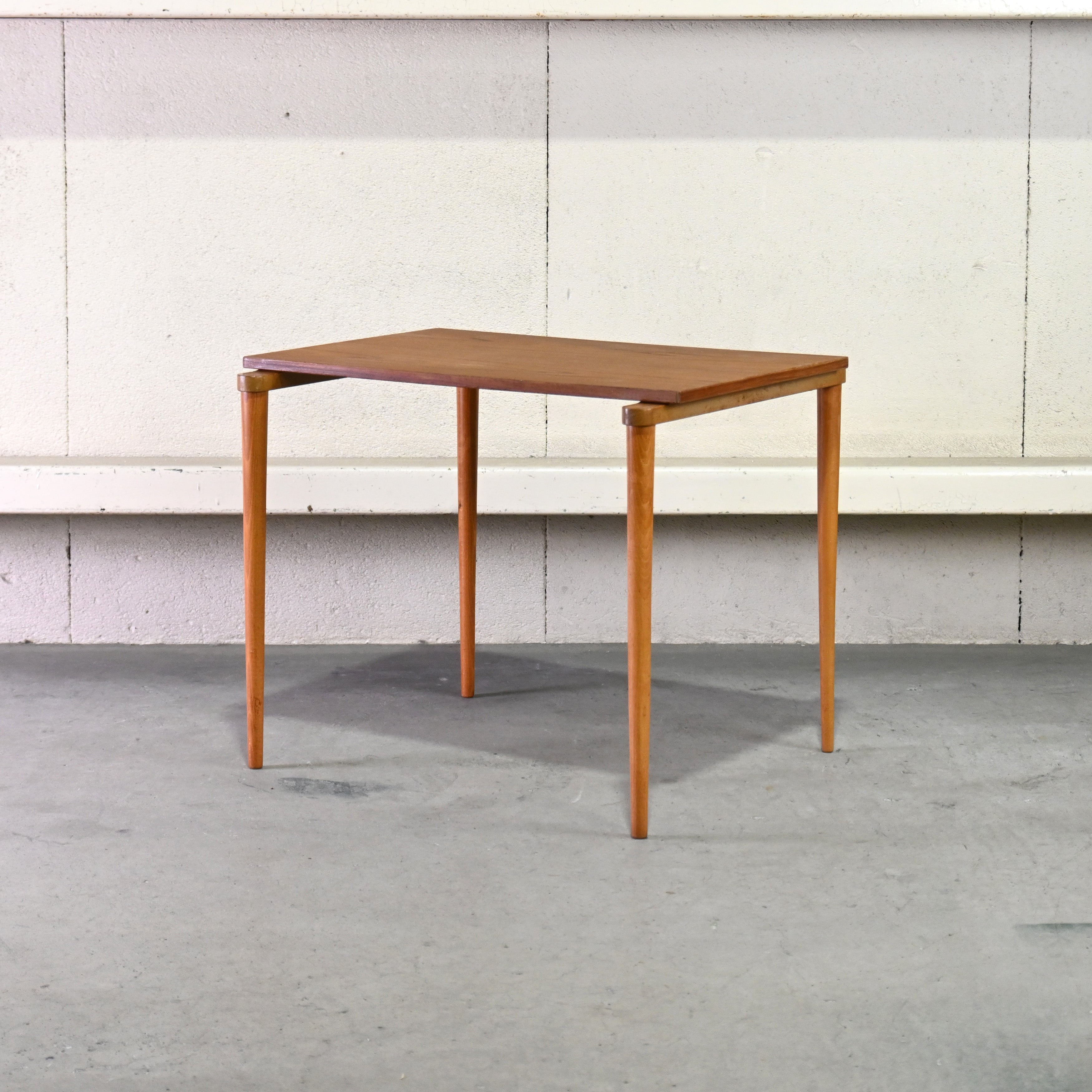 YAMAGUCHI Teak × beech wood 2 Peace Nest table Japanese modern design Scandinavian design / 山口木材工芸 チーク材 ビーチ材 2段 ネストテーブル ジャパニーズモダンデザイン 北欧デザイン