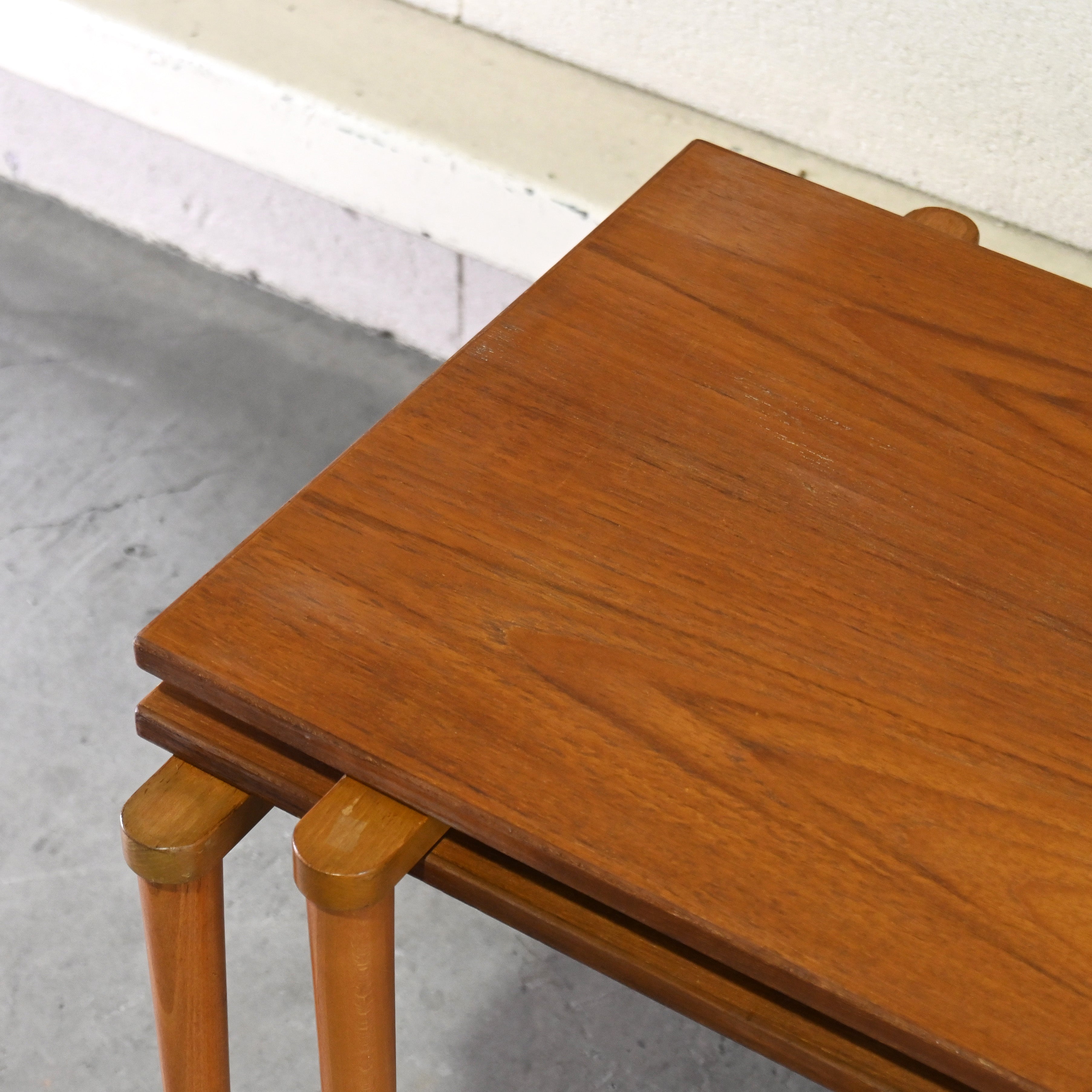 YAMAGUCHI Teak × beech wood 2 Peace Nest table Japanese modern design Scandinavian design / 山口木材工芸 チーク材 ビーチ材 2段 ネストテーブル ジャパニーズモダンデザイン 北欧デザイン