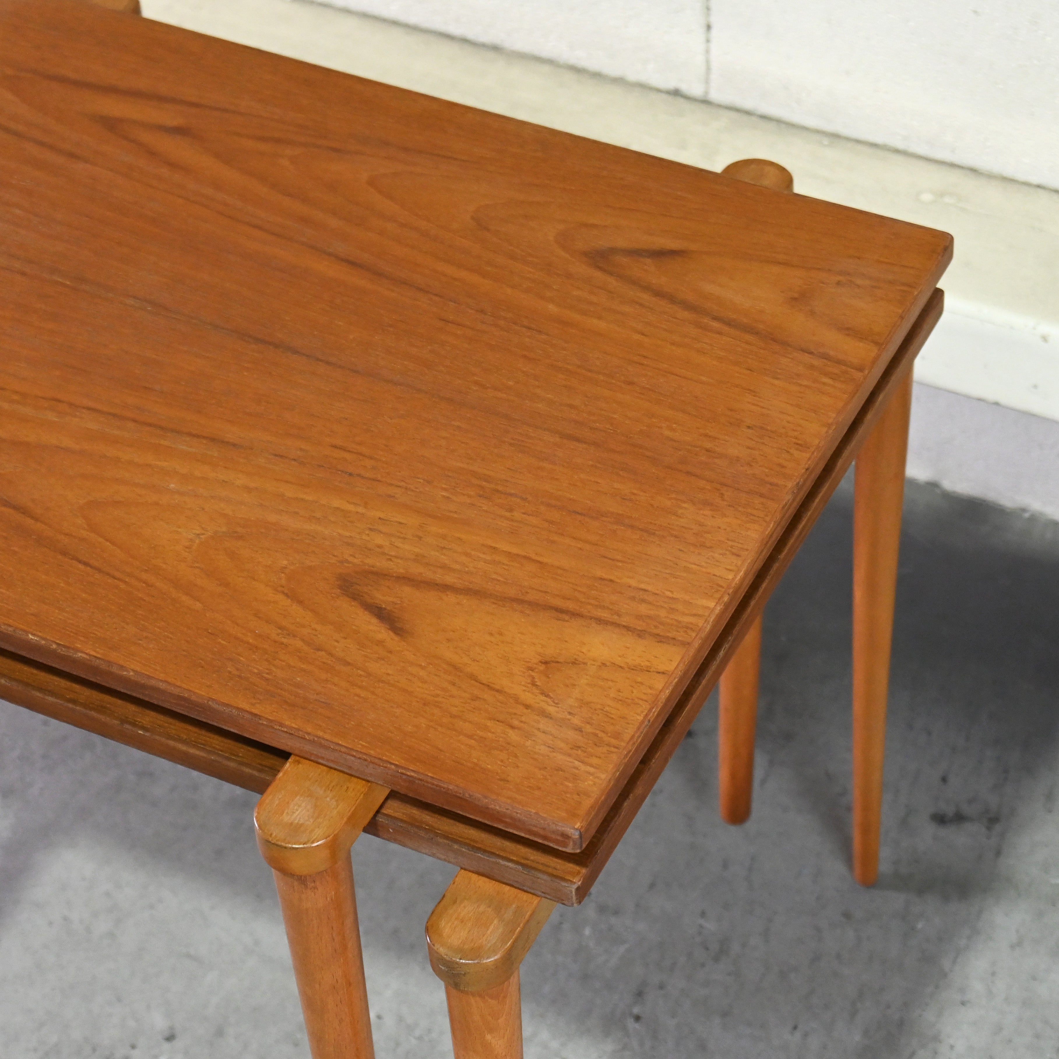 YAMAGUCHI Teak × beech wood 2 Peace Nest table Japanese modern design Scandinavian design / 山口木材工芸 チーク材 ビーチ材 2段 ネストテーブル ジャパニーズモダンデザイン 北欧デザイン