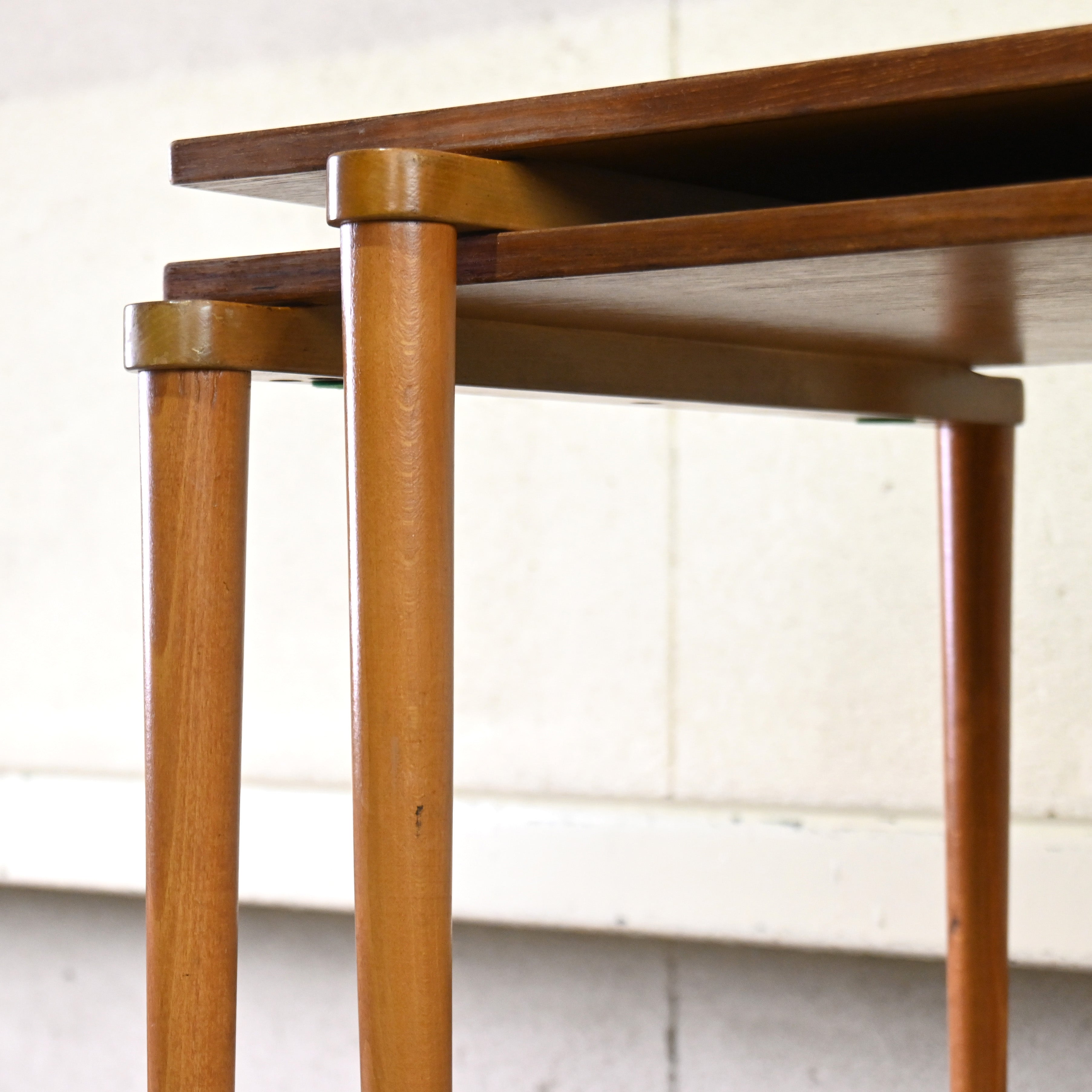 YAMAGUCHI Teak × beech wood 2 Peace Nest table Japanese modern design Scandinavian design / 山口木材工芸 チーク材 ビーチ材 2段 ネストテーブル ジャパニーズモダンデザイン 北欧デザイン