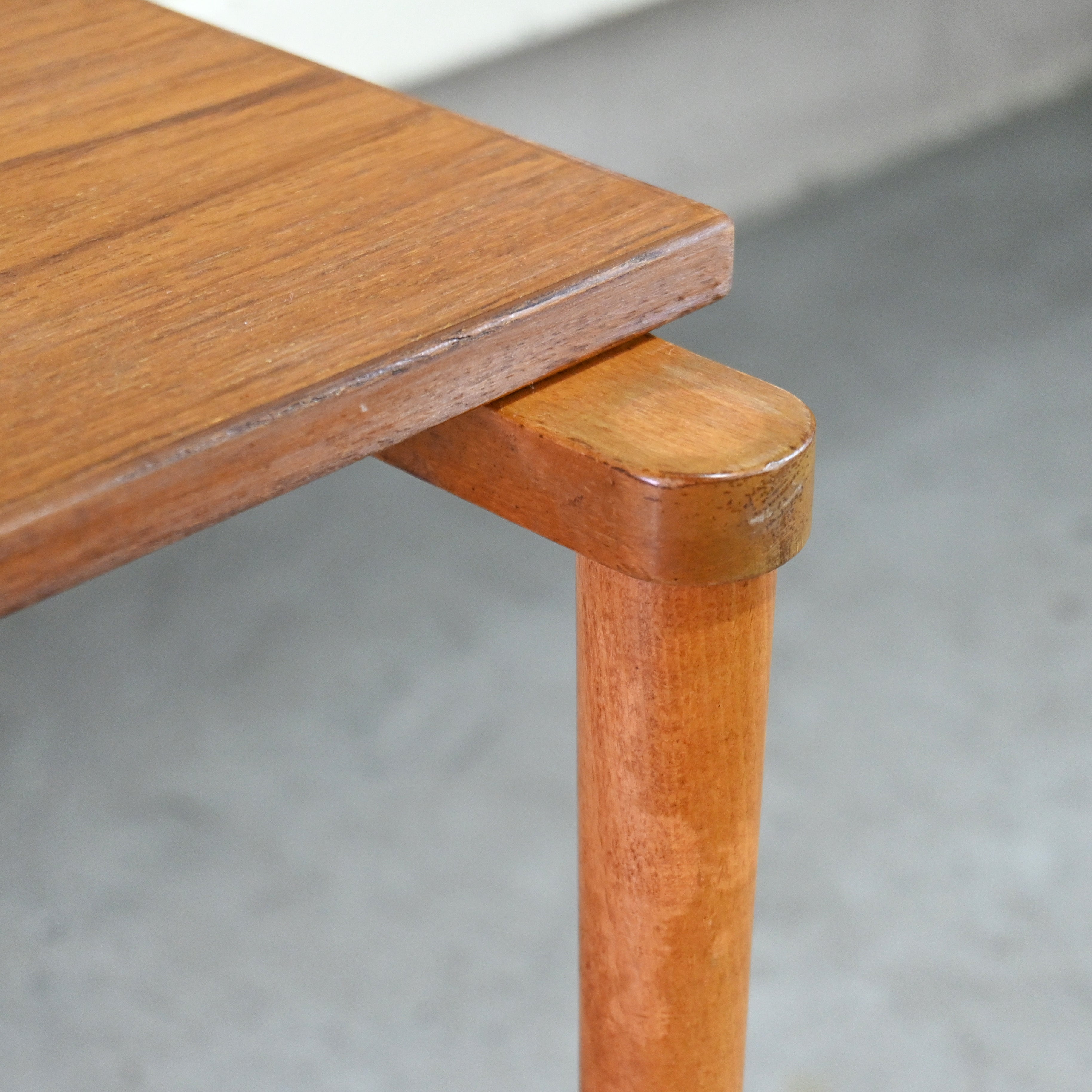 YAMAGUCHI Teak × beech wood 2 Peace Nest table Japanese modern design Scandinavian design / 山口木材工芸 チーク材 ビーチ材 2段 ネストテーブル ジャパニーズモダンデザイン 北欧デザイン