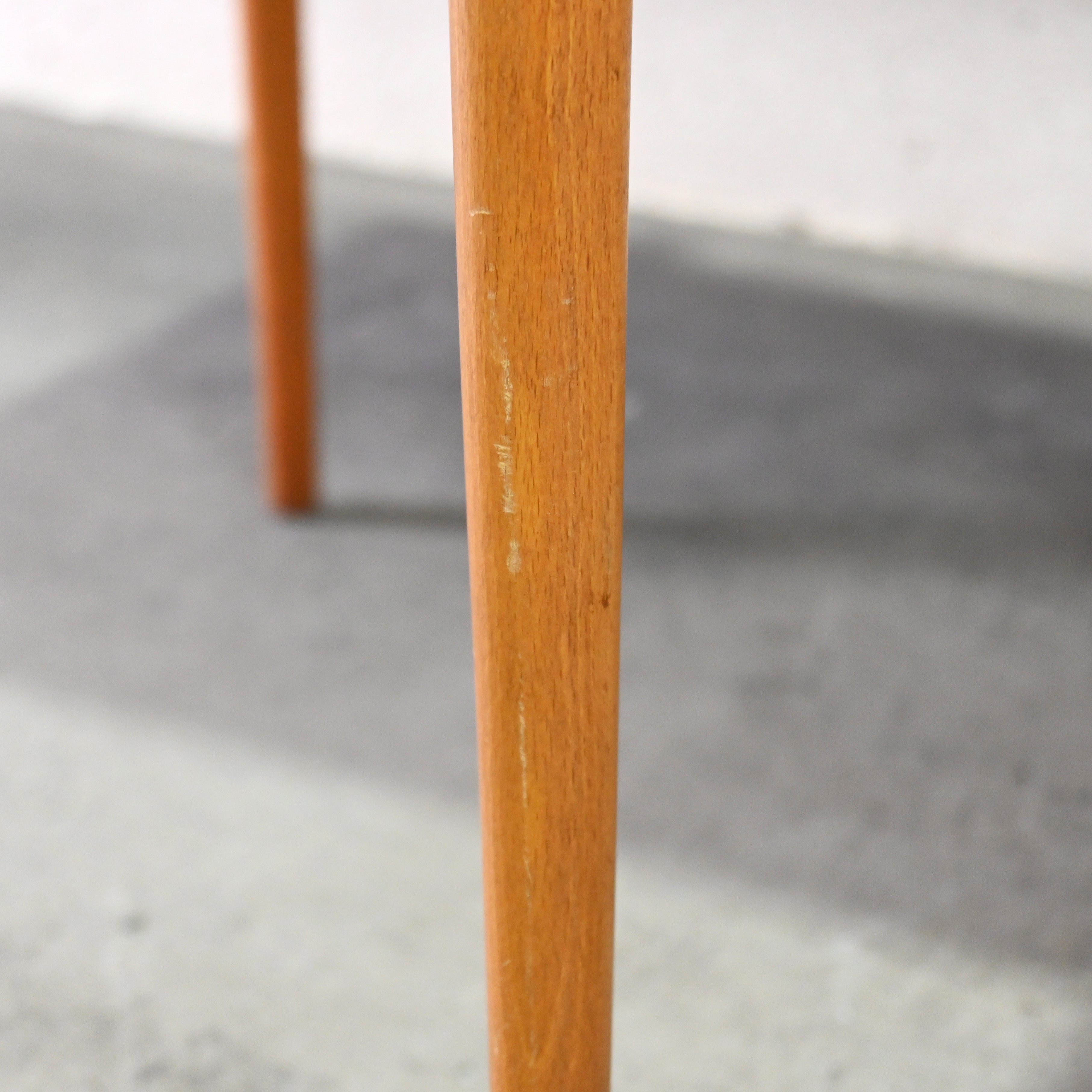 YAMAGUCHI Teak × beech wood 2 Peace Nest table Japanese modern design Scandinavian design / 山口木材工芸 チーク材 ビーチ材 2段 ネストテーブル ジャパニーズモダンデザイン 北欧デザイン