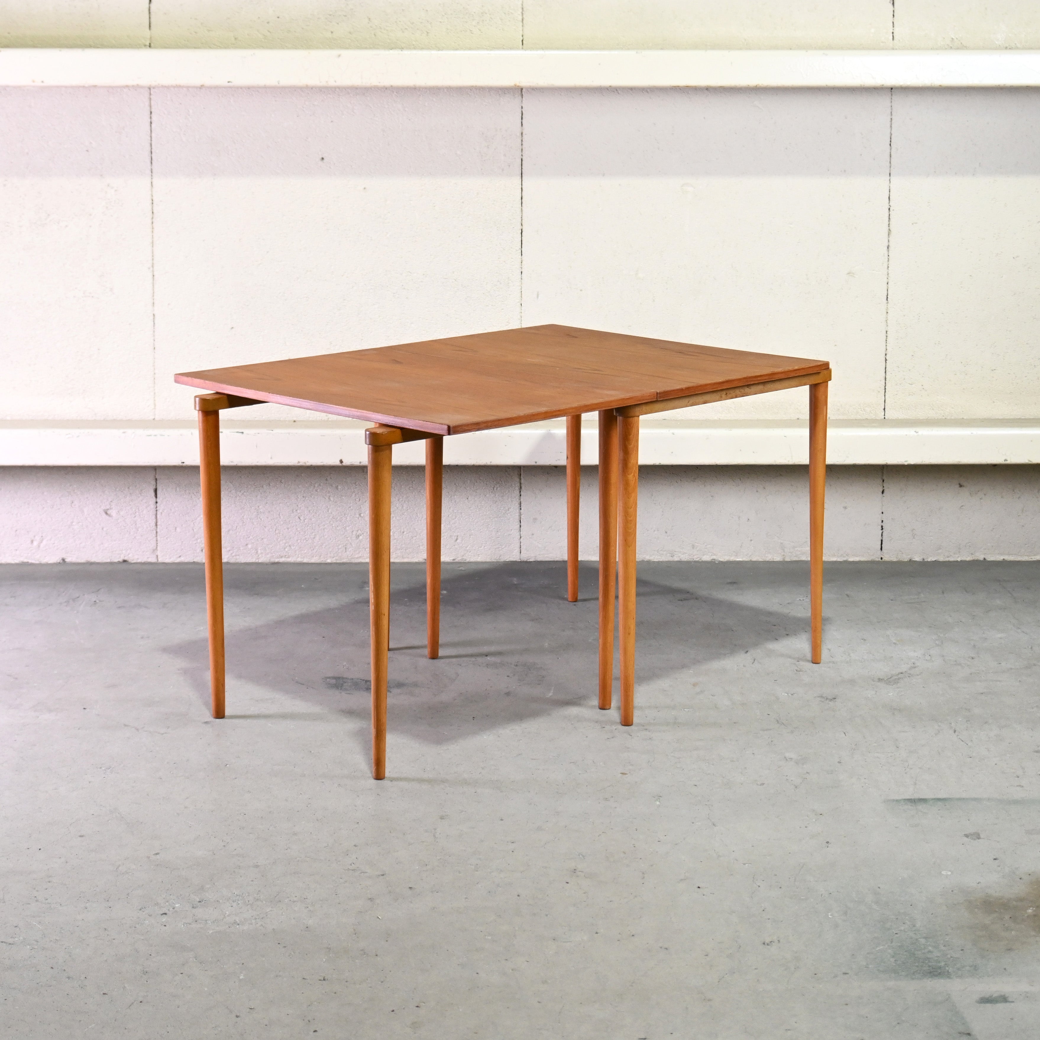 YAMAGUCHI Teak × beech wood 2 Peace Nest table Japanese modern design Scandinavian design / 山口木材工芸 チーク材 ビーチ材 2段 ネストテーブル ジャパニーズモダンデザイン 北欧デザイン