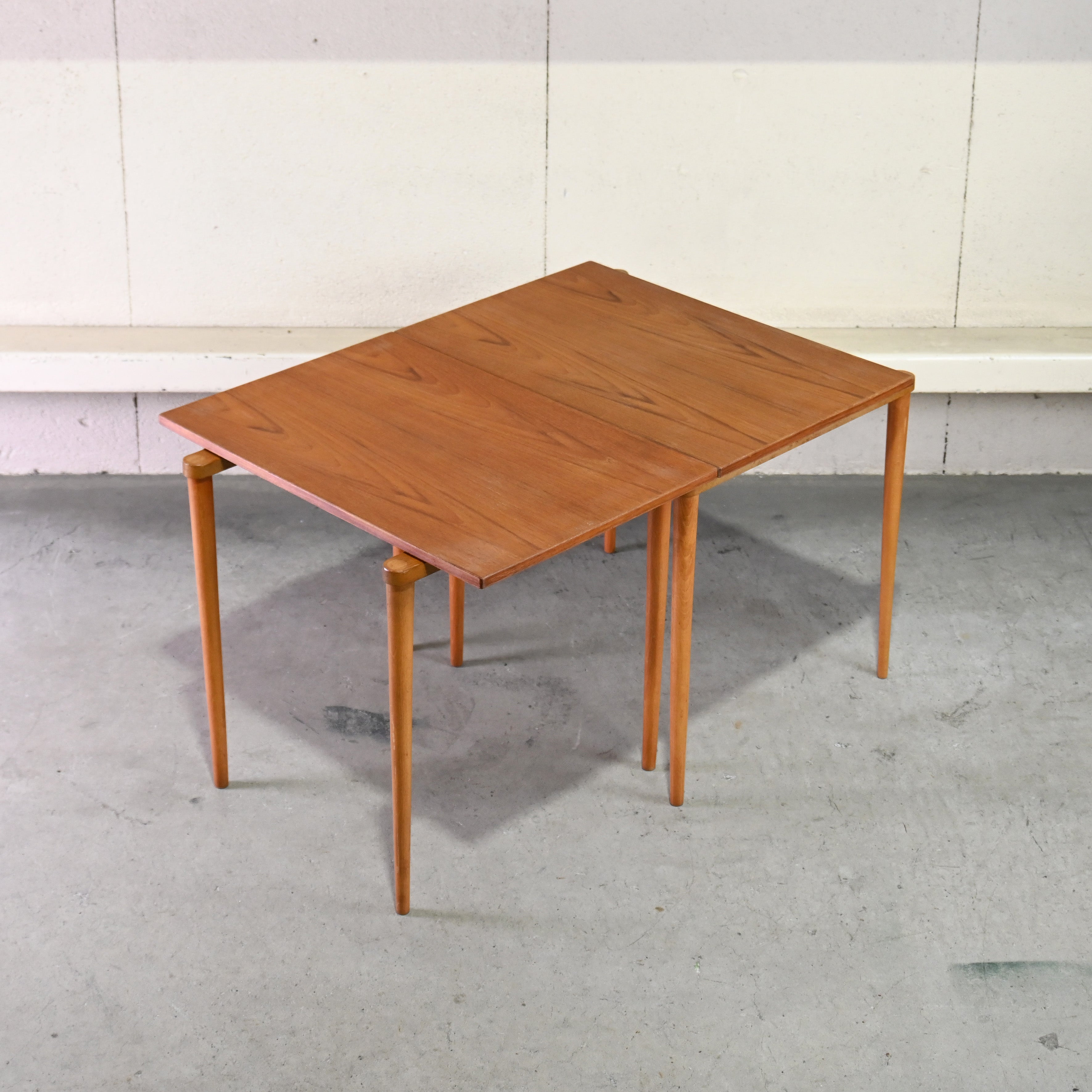 YAMAGUCHI Teak × beech wood 2 Peace Nest table Japanese modern design Scandinavian design / 山口木材工芸 チーク材 ビーチ材 2段 ネストテーブル ジャパニーズモダンデザイン 北欧デザイン