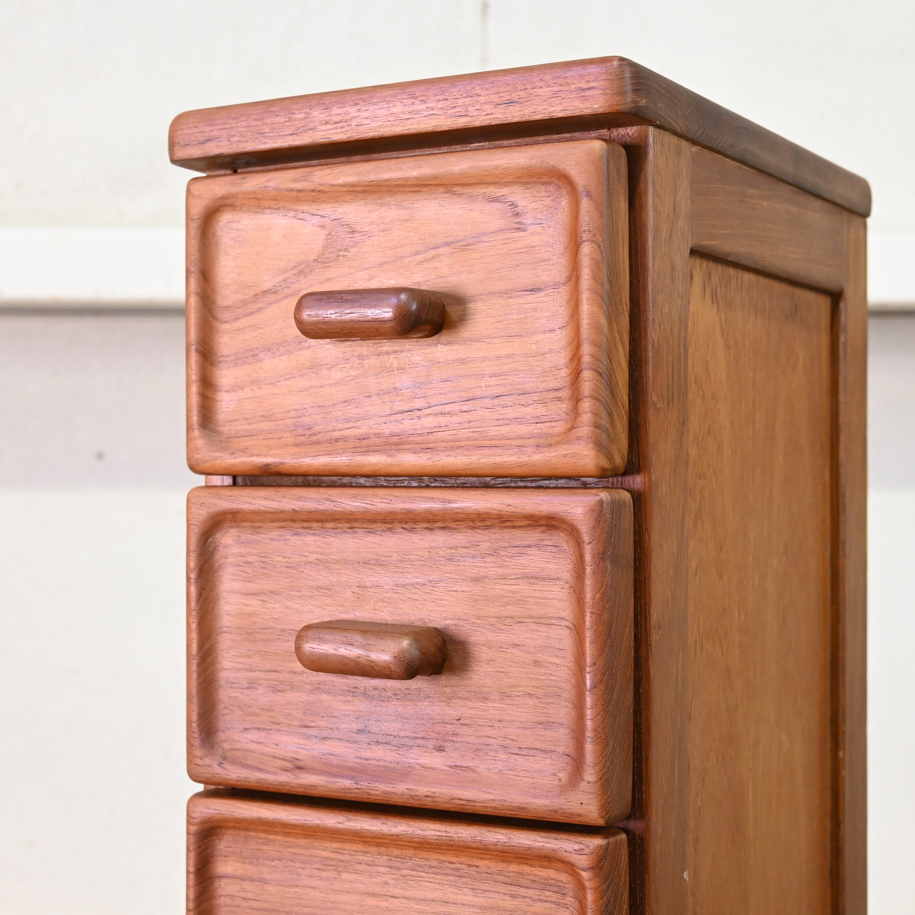 Vintage Small chest Teak wood Scandinavian design / ヴィンテージ スモールチェスト チーク材 北欧デザイン