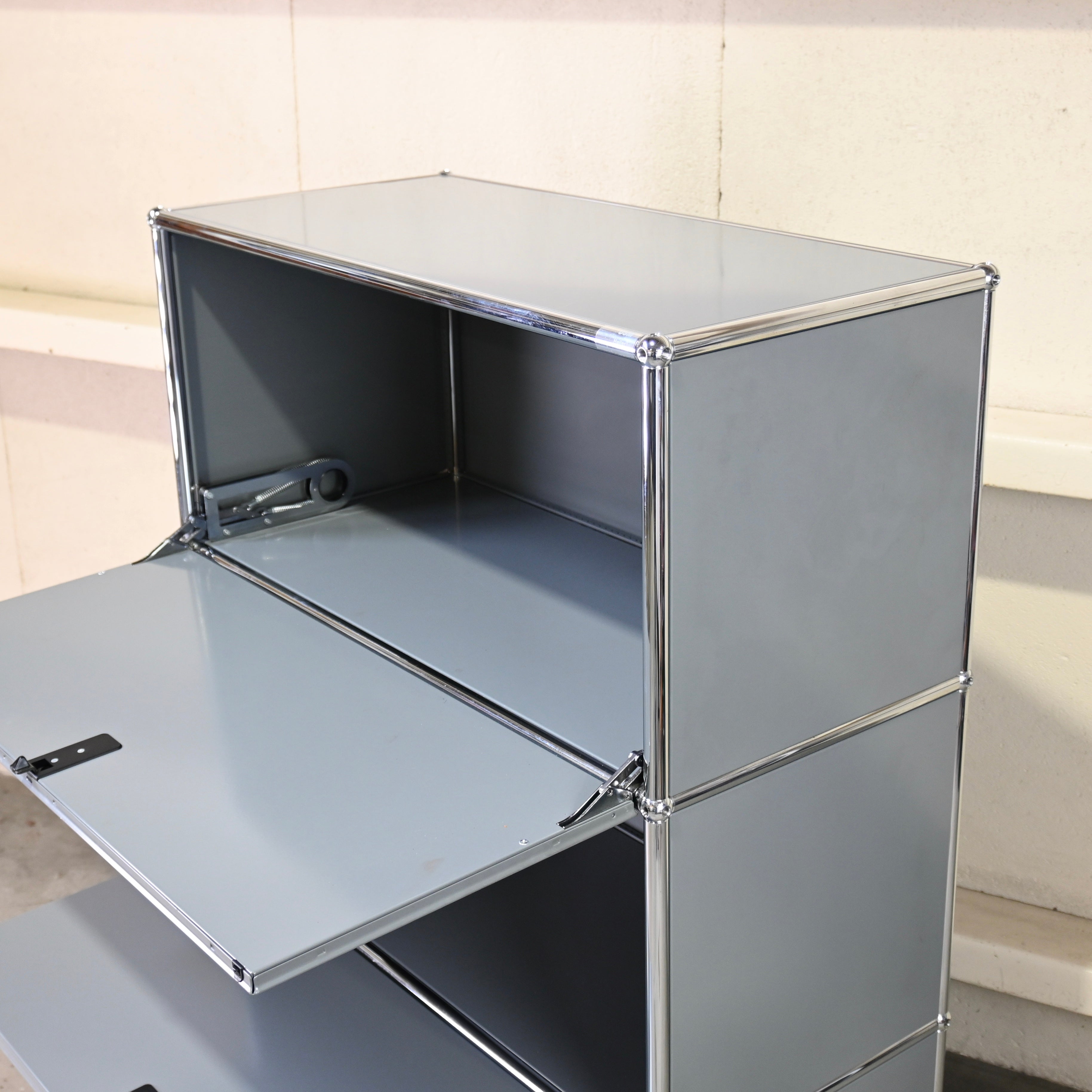 USM Haller Cabinet Drop down door × 3 Mid gray Modern design / ユーエスエム ハラー キャビネット 3段ドロップアウトドア ミッドグレー モダンデザイン