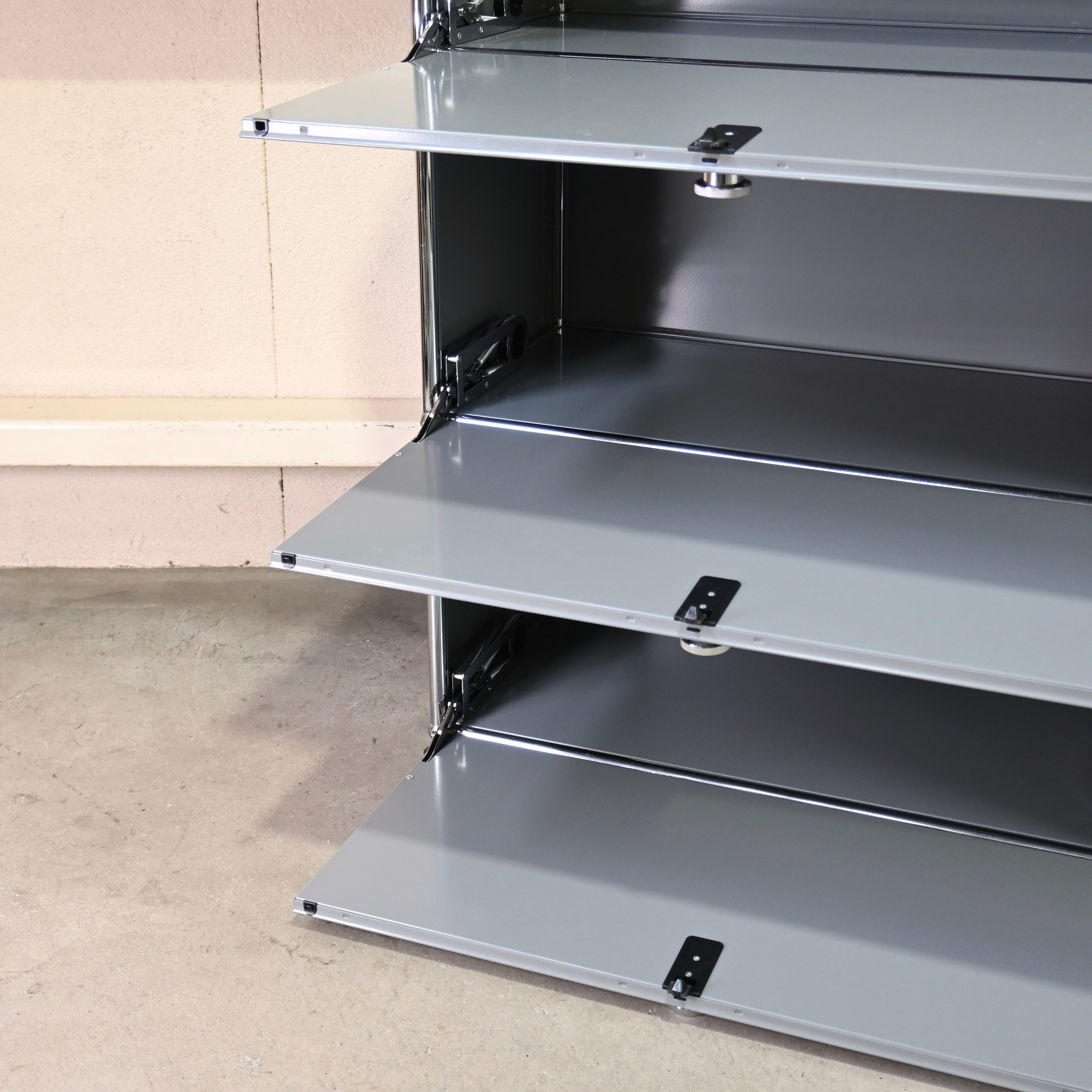 USM Haller Cabinet Drop down door × 3 Mid gray Modern design / ユーエスエム ハラー キャビネット 3段ドロップアウトドア ミッドグレー モダンデザイン
