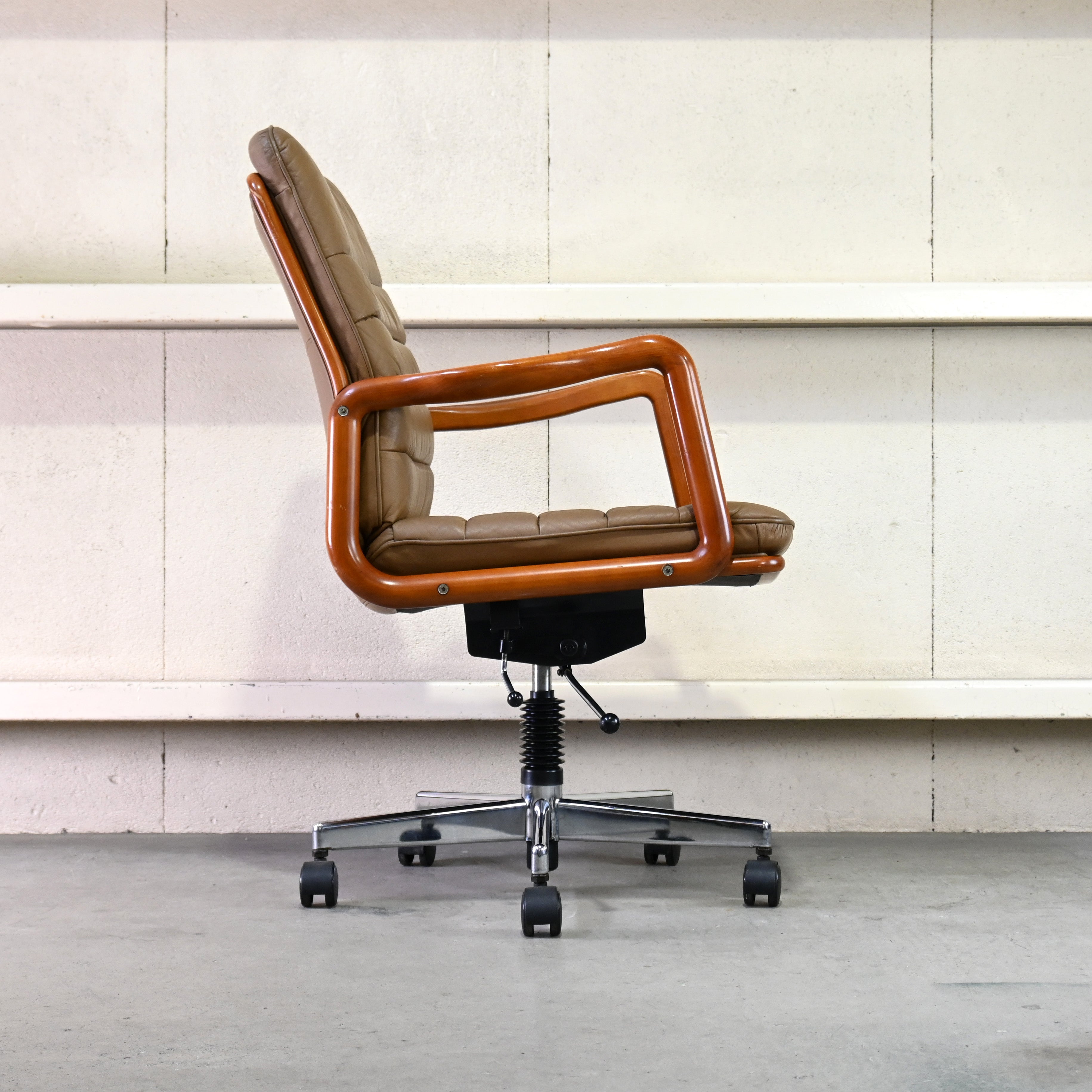 Old karimoku Caster arm chair Office furniture Japanese modern design / オールドカリモク キャスターアームチェア オフィスファニチャー ジャパニーズモダンデザイン