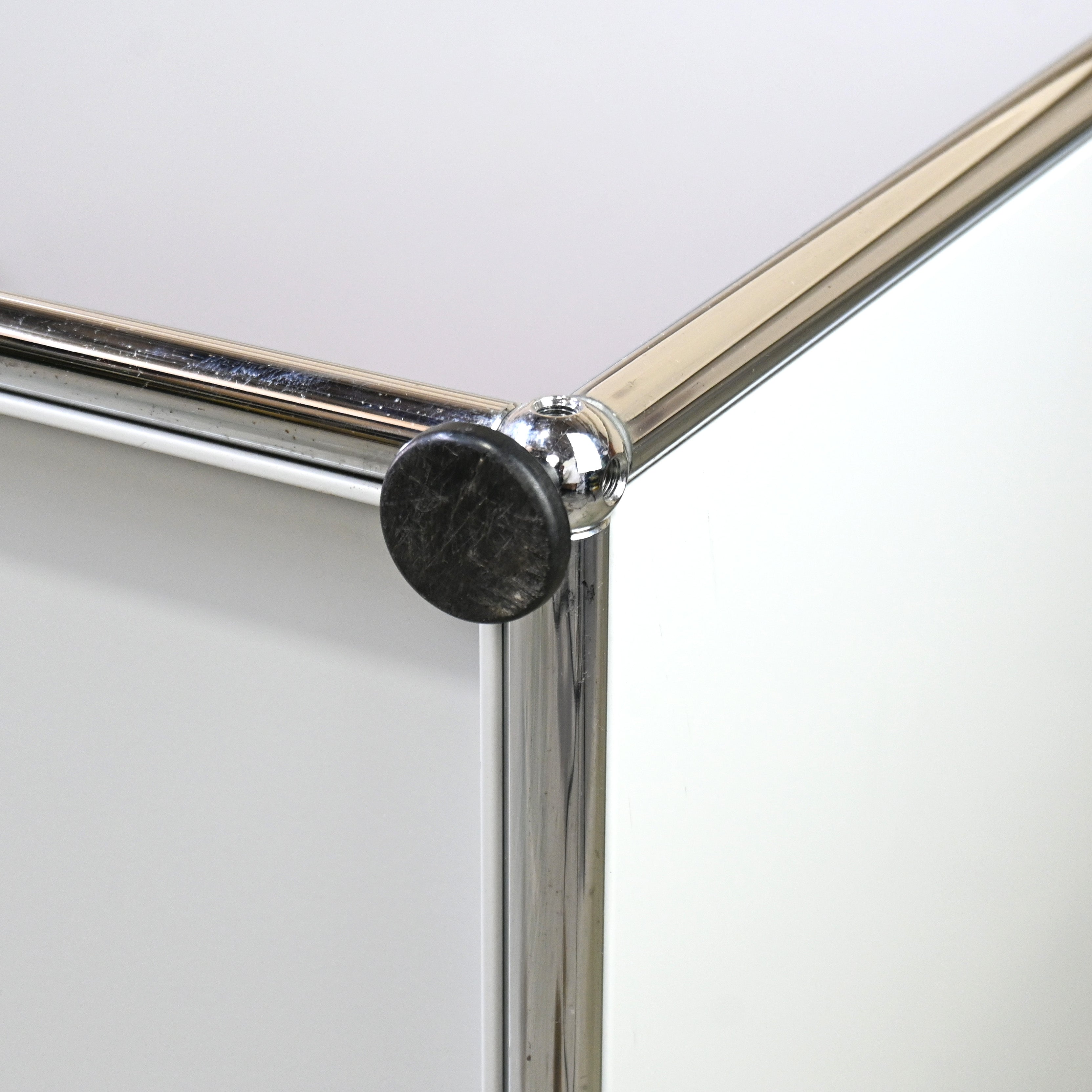 USM Haller Side board Open cabinet Light gray × Ruby red Module furniture Modern Design / ユーエスエム ハラー サイドボード オープンキャビネット ライトグレー × ルビーレッド モジュール家具 モダンデザイン