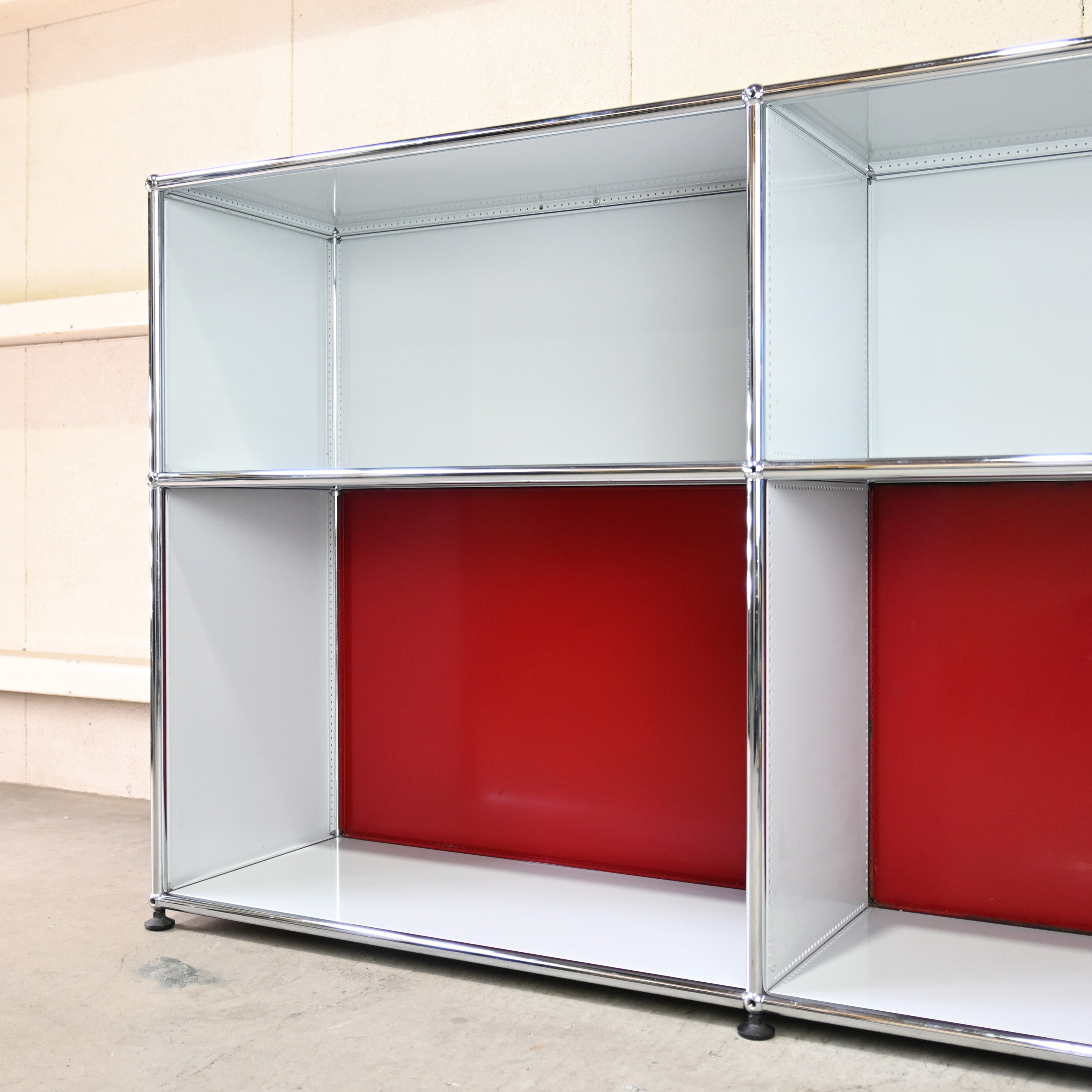 USM Haller Side board Open cabinet Light gray × Ruby red Module furniture Modern Design / ユーエスエム ハラー サイドボード オープンキャビネット ライトグレー × ルビーレッド モジュール家具 モダンデザイン