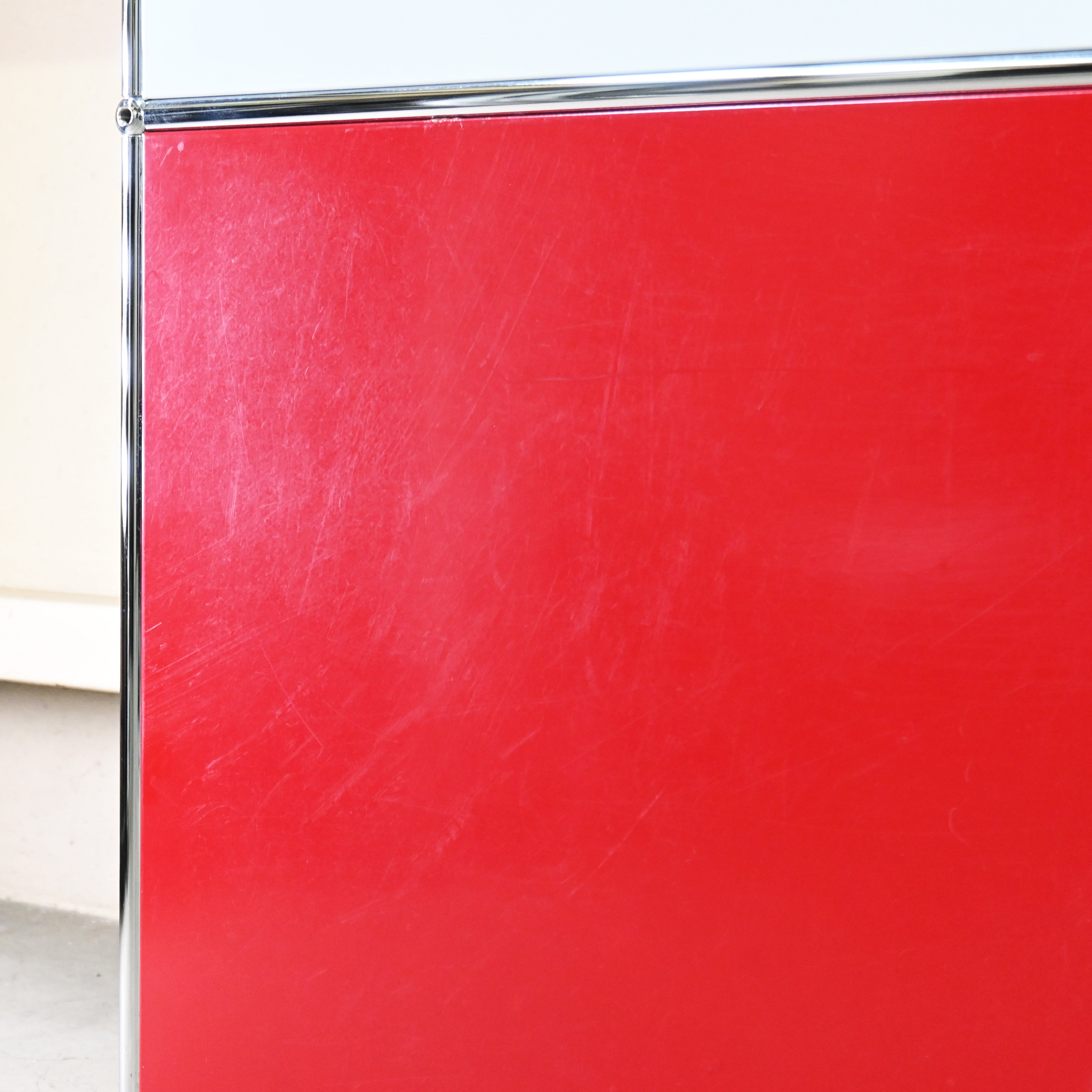 USM Haller Side board Open cabinet Light gray × Ruby red Module furniture Modern Design / ユーエスエム ハラー サイドボード オープンキャビネット ライトグレー × ルビーレッド モジュール家具 モダンデザイン