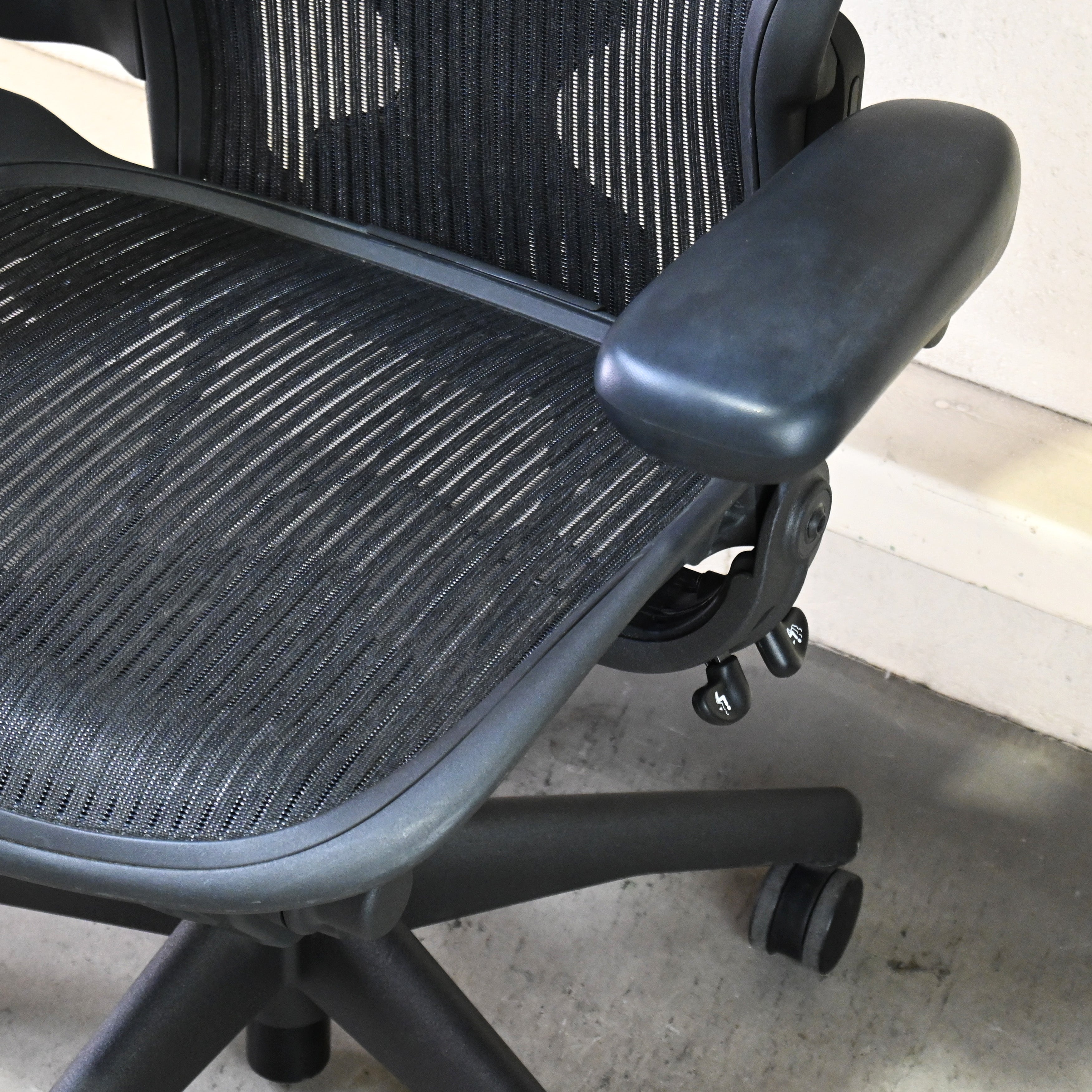 Herman Miller Aearon Chair Don Chadwick Bill Stumpf American midcentury Design / ハーマンミラー アーロンチェア ドン・チャドウィック ビル・スタンフ アメリカンミッドセンチュリーデザイン