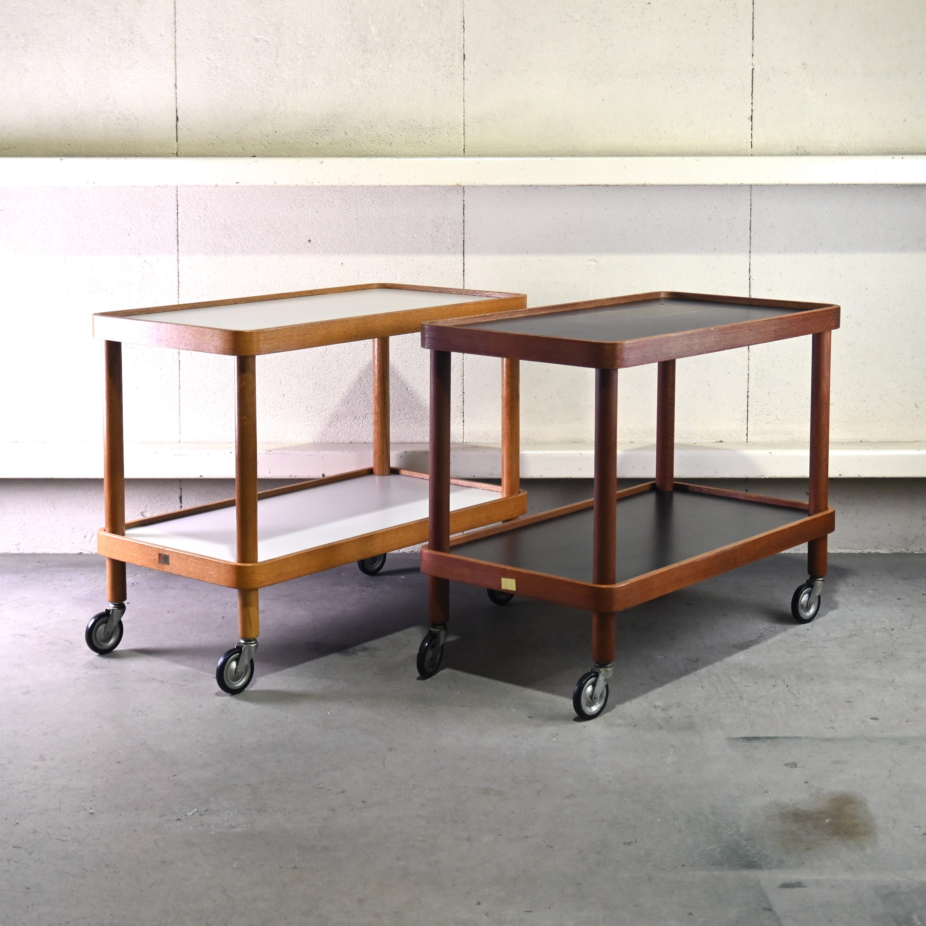 YAMAGUCHI × Isamu Kenmochi Teak plywood Black melamine Service wagon Japanese modern design Scandinavian design / 山口木材工芸 × 剣持勇 チーク材 プライウッド ブラックメラミン サービスワゴン ジャパニーズモダンデザイン 北欧デザイン