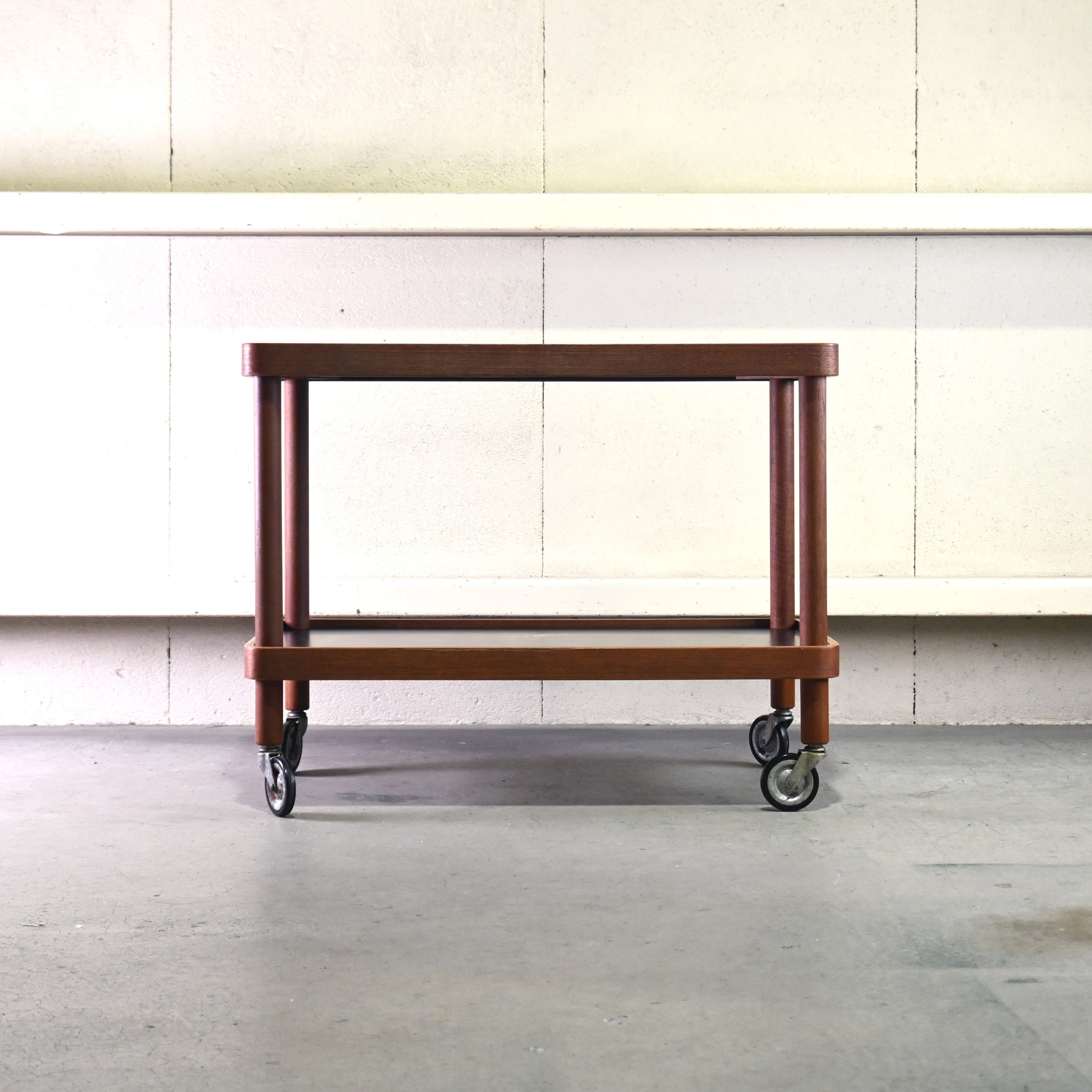 YAMAGUCHI × Isamu Kenmochi Teak plywood Black melamine Service wagon Japanese modern design Scandinavian design / 山口木材工芸 × 剣持勇 チーク材 プライウッド ブラックメラミン サービスワゴン ジャパニーズモダンデザイン 北欧デザイン