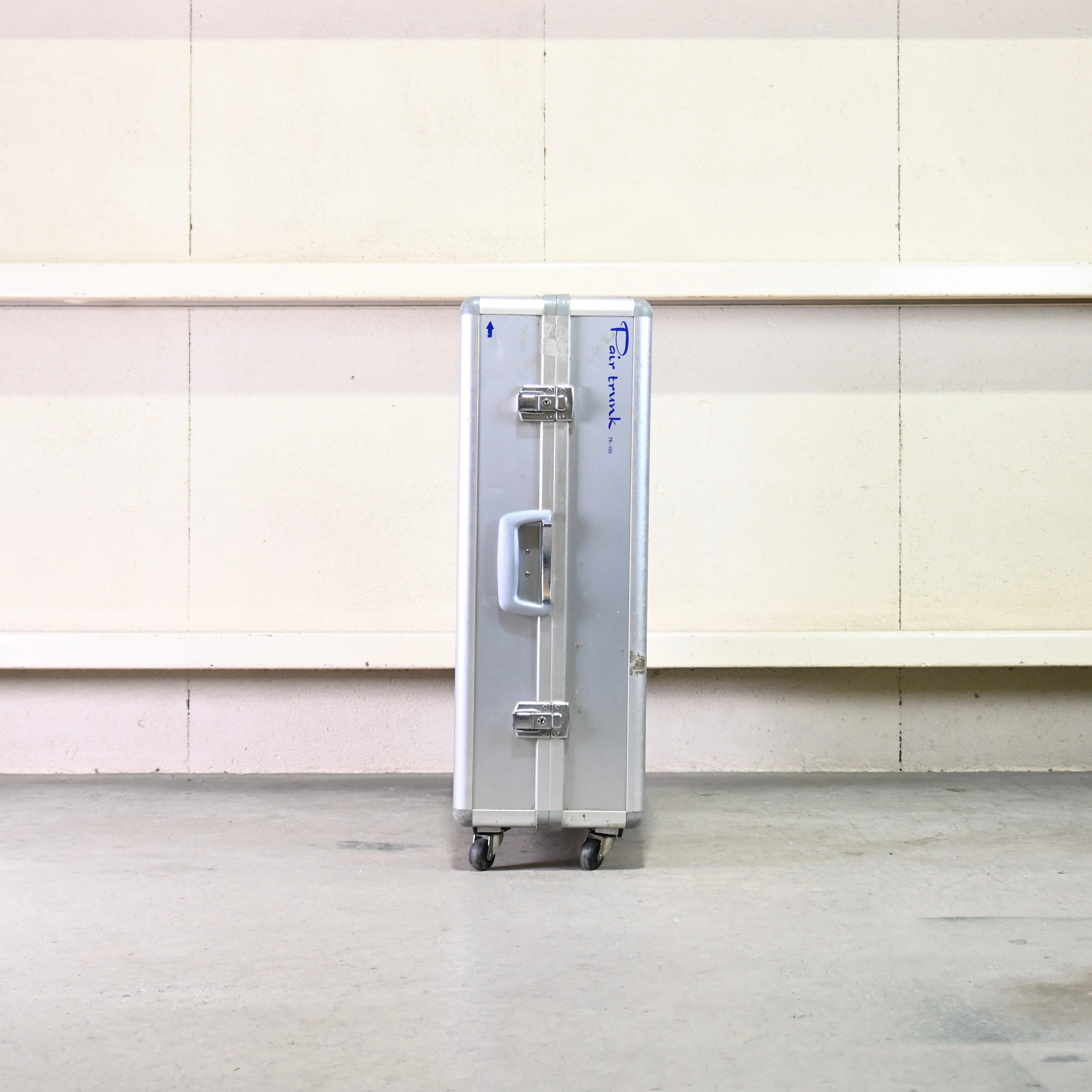 Kennedy international Aluminum trunk PAIR TRUNK TK-130 American vintage / ケネディ国際空港 アルミトランク 企業ロゴ アメリカヴィンテージ