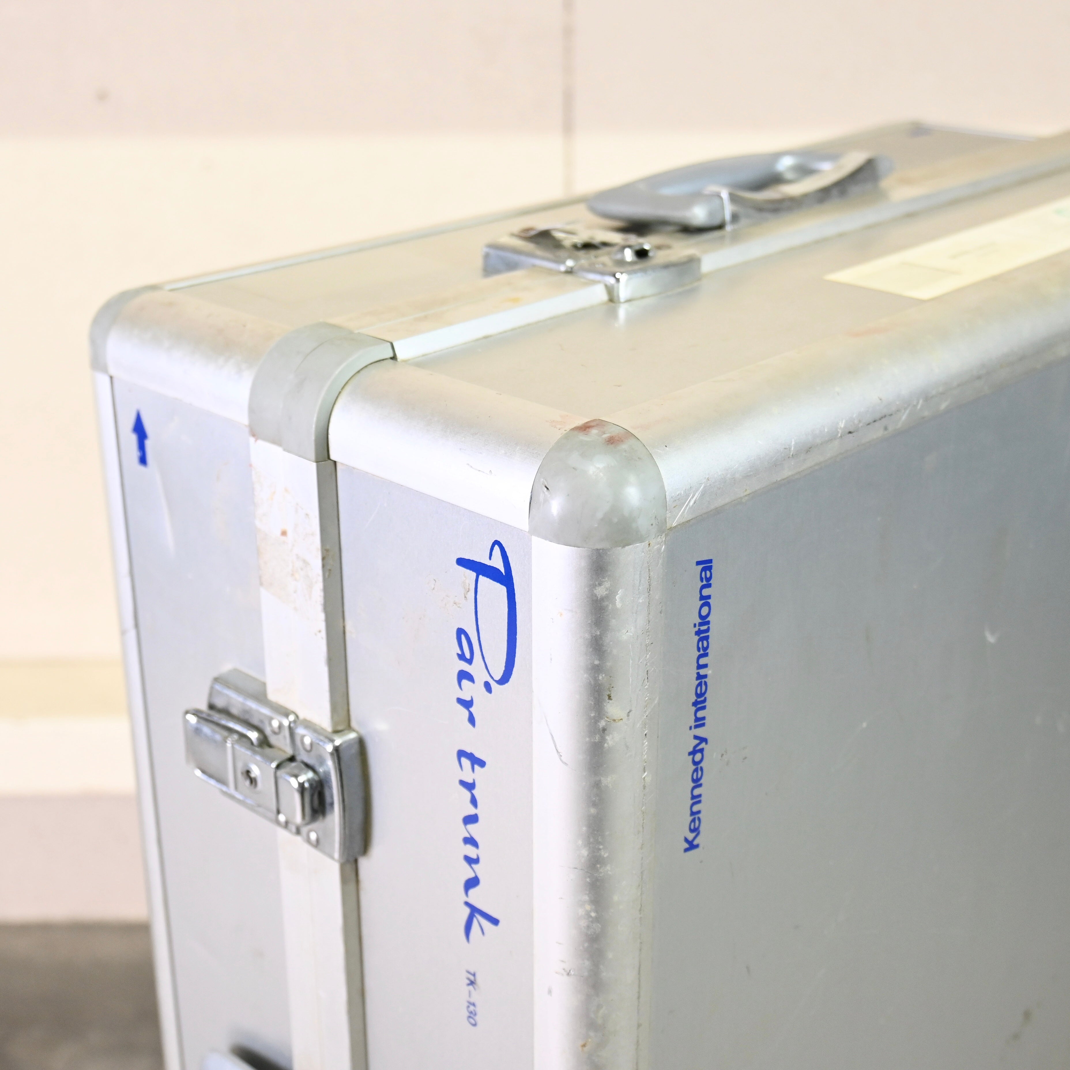 Kennedy international Aluminum trunk PAIR TRUNK TK-130 American vintage / ケネディ国際空港 アルミトランク 企業ロゴ アメリカヴィンテージ