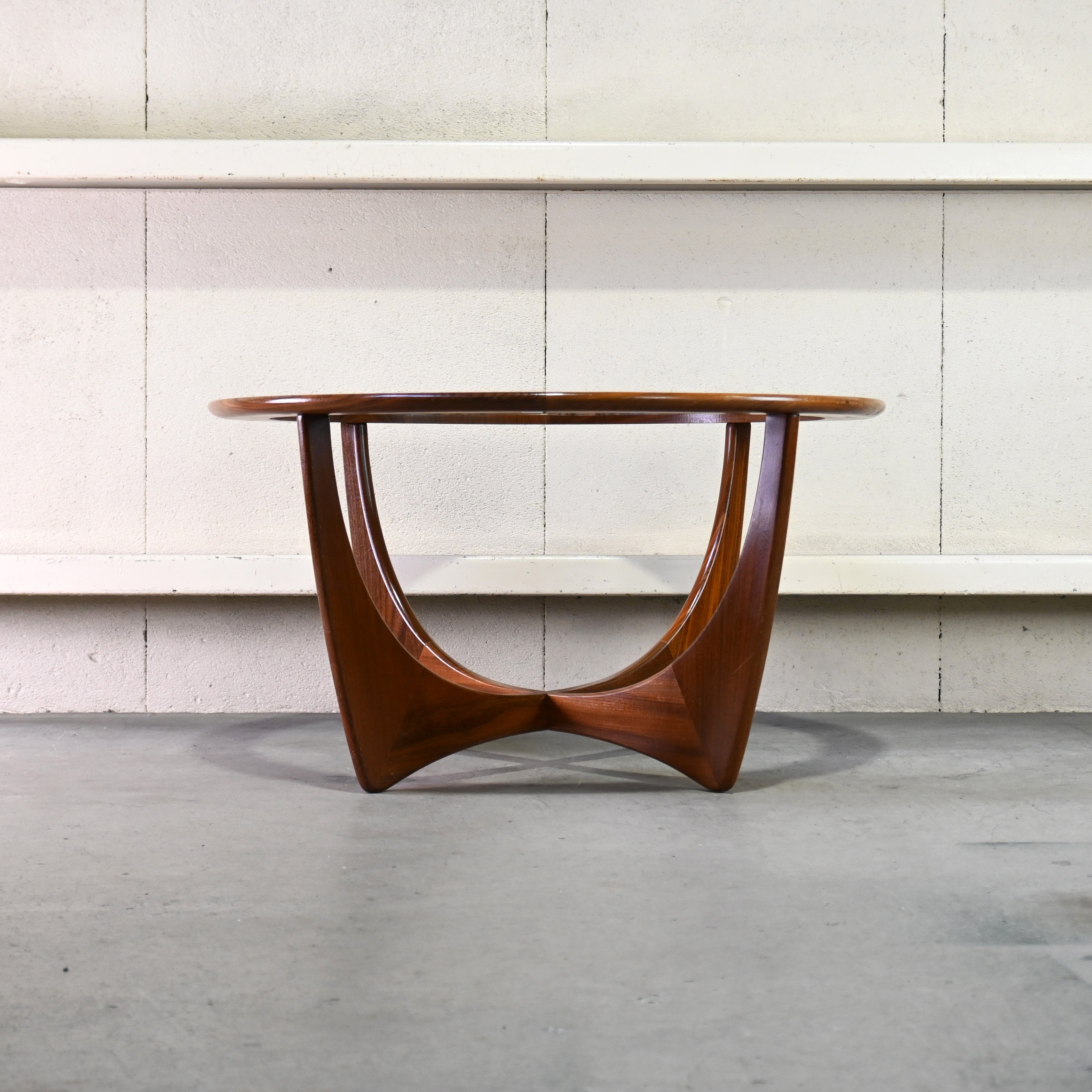 G-PLAN Fresco Astro Circular table Victor Bramwell Wilkins UK vintage Midcentury Scandinavian design / ジープラン フレスコ アストロ サーキュラーテーブル ビクター・ブラムウェル・ウィルキンス 英国ヴィンテージ ミッドセンチュリー 北欧デザイン