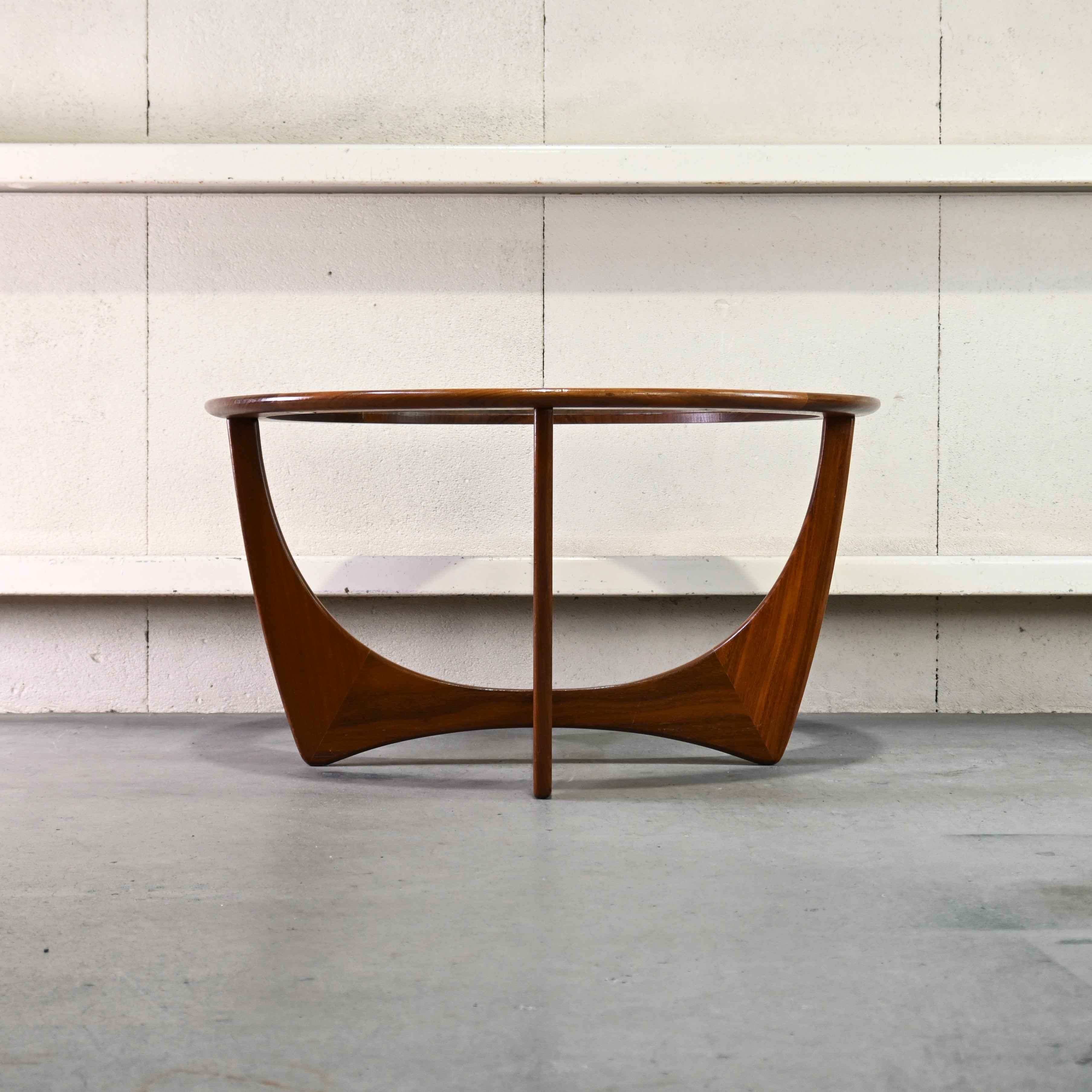 G-PLAN Fresco Astro Circular table Victor Bramwell Wilkins UK vintage Midcentury Scandinavian design / ジープラン フレスコ アストロ サーキュラーテーブル ビクター・ブラムウェル・ウィルキンス 英国ヴィンテージ ミッドセンチュリー 北欧デザイン