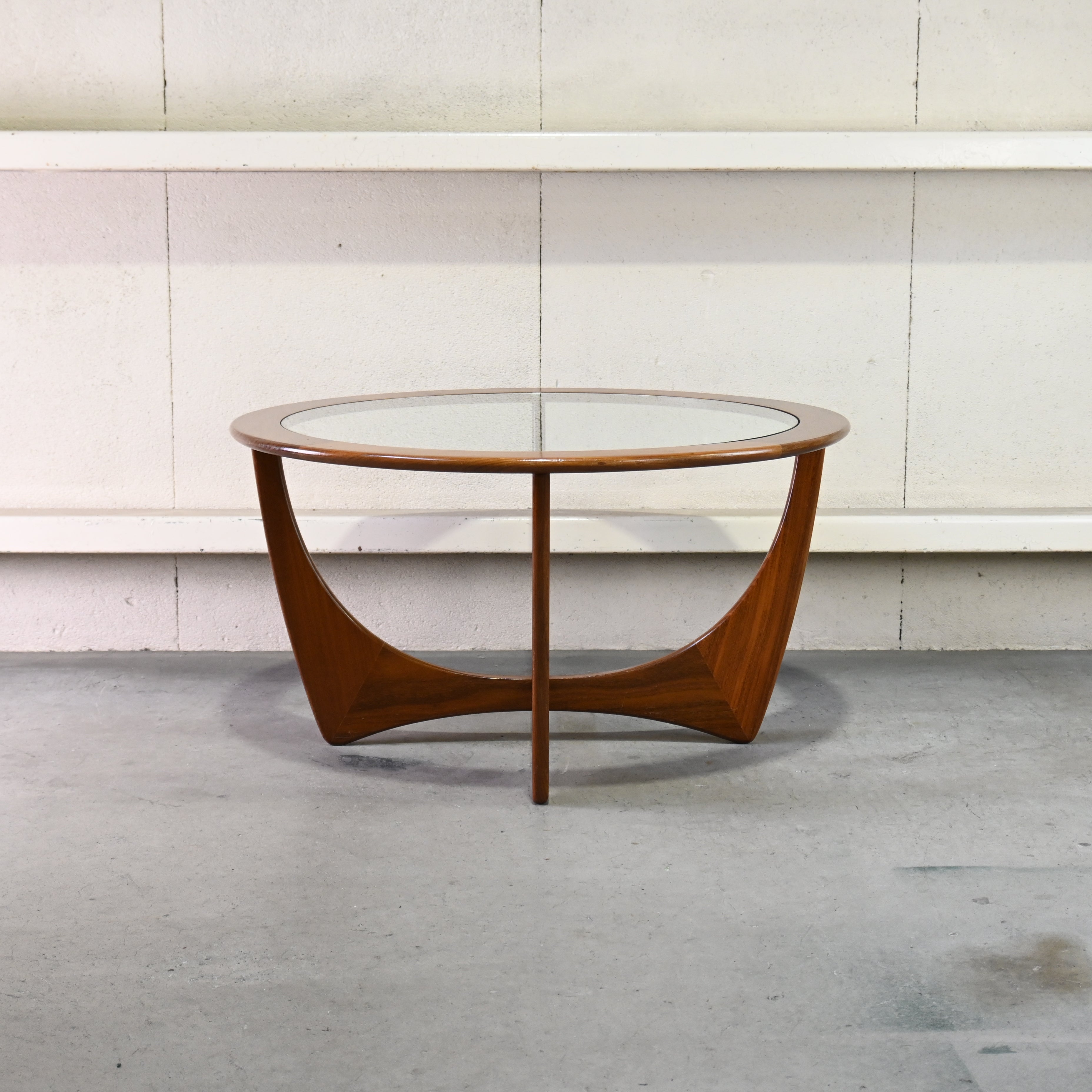 G-PLAN Fresco Astro Circular table Victor Bramwell Wilkins UK vintage Midcentury Scandinavian design / ジープラン フレスコ アストロ サーキュラーテーブル ビクター・ブラムウェル・ウィルキンス 英国ヴィンテージ ミッドセンチュリー 北欧デザイン