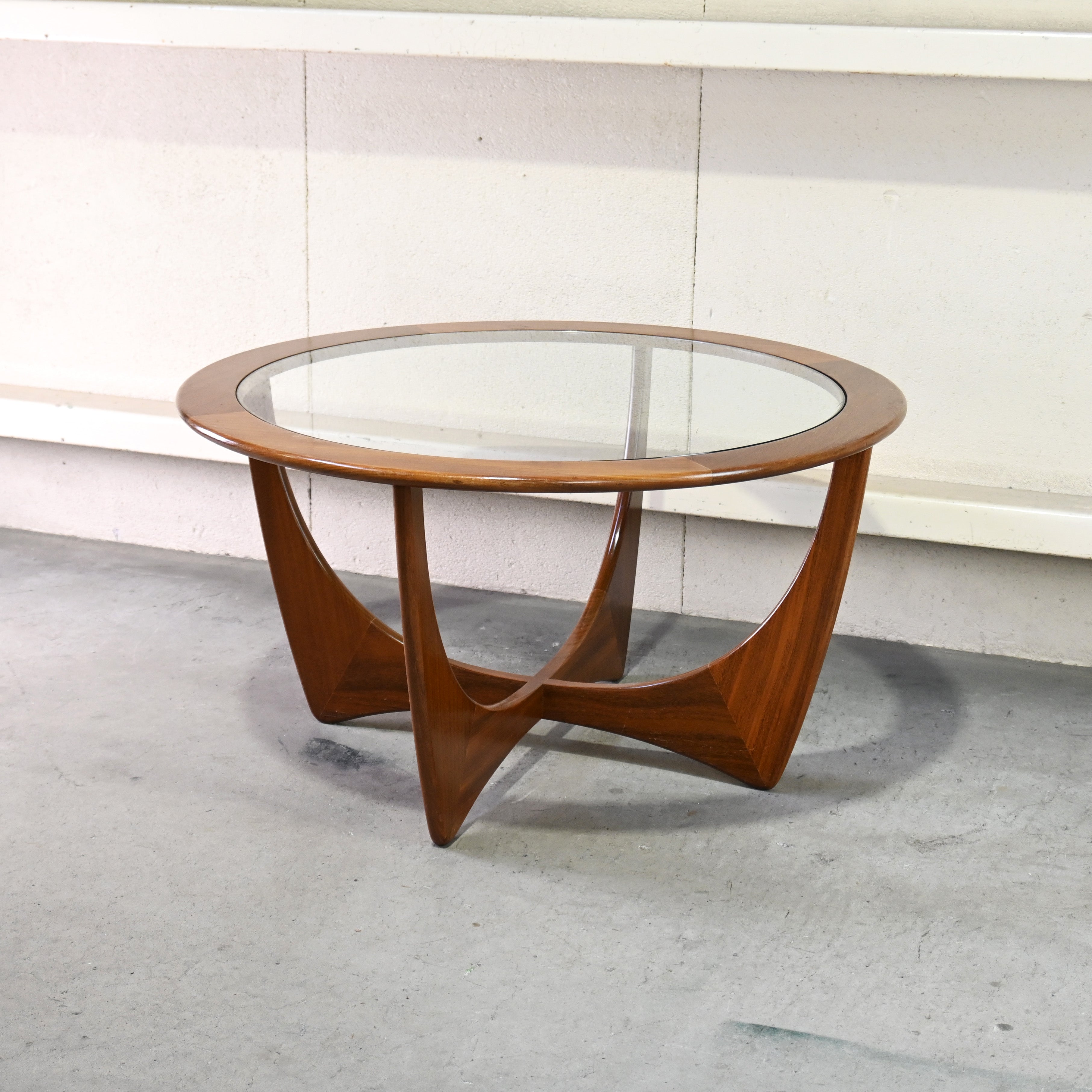 G-PLAN Fresco Astro Circular table Victor Bramwell Wilkins UK vintage Midcentury Scandinavian design / ジープラン フレスコ アストロ サーキュラーテーブル ビクター・ブラムウェル・ウィルキンス 英国ヴィンテージ ミッドセンチュリー 北欧デザイン