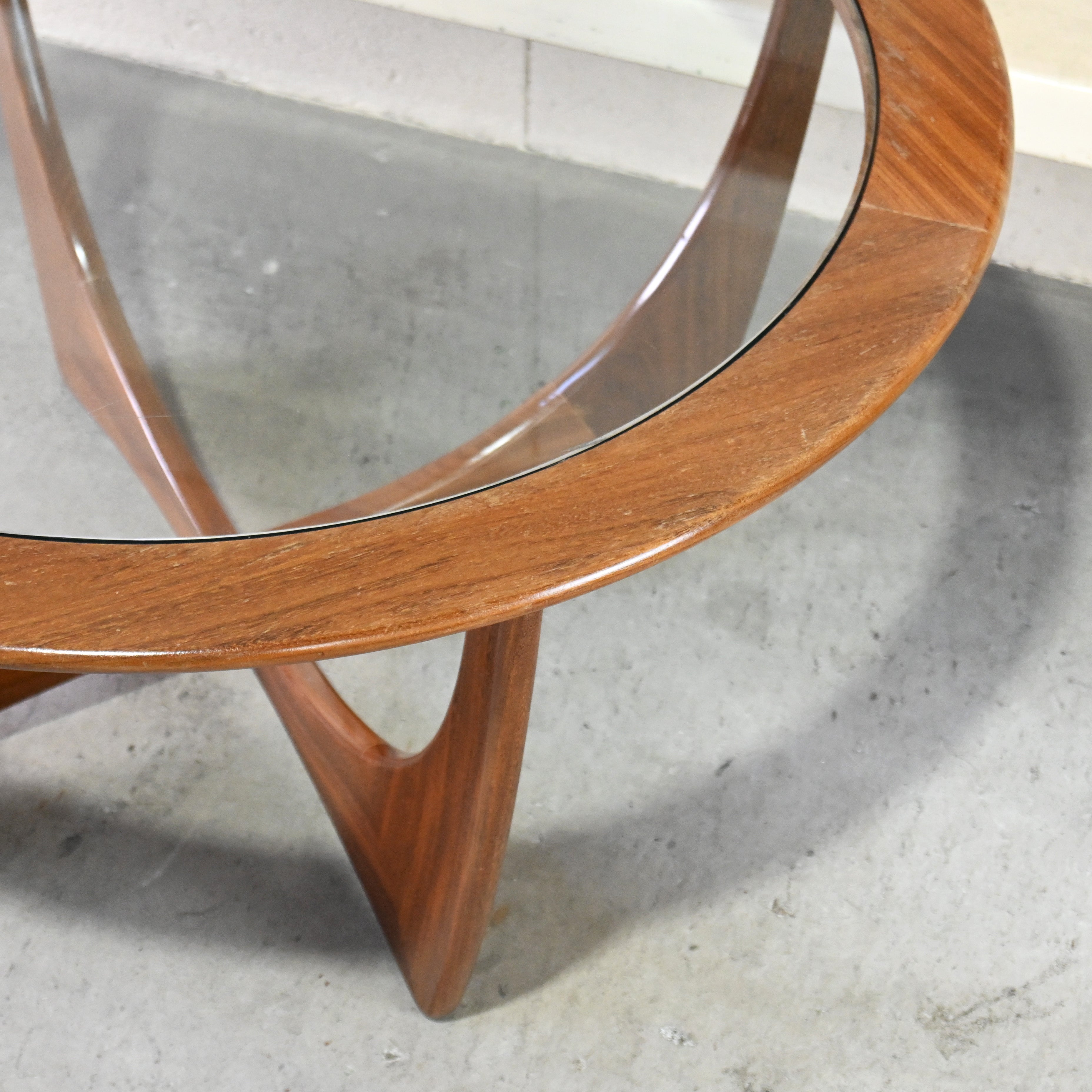 G-PLAN Fresco Astro Circular table Victor Bramwell Wilkins UK vintage Midcentury Scandinavian design / ジープラン フレスコ アストロ サーキュラーテーブル ビクター・ブラムウェル・ウィルキンス 英国ヴィンテージ ミッドセンチュリー 北欧デザイン