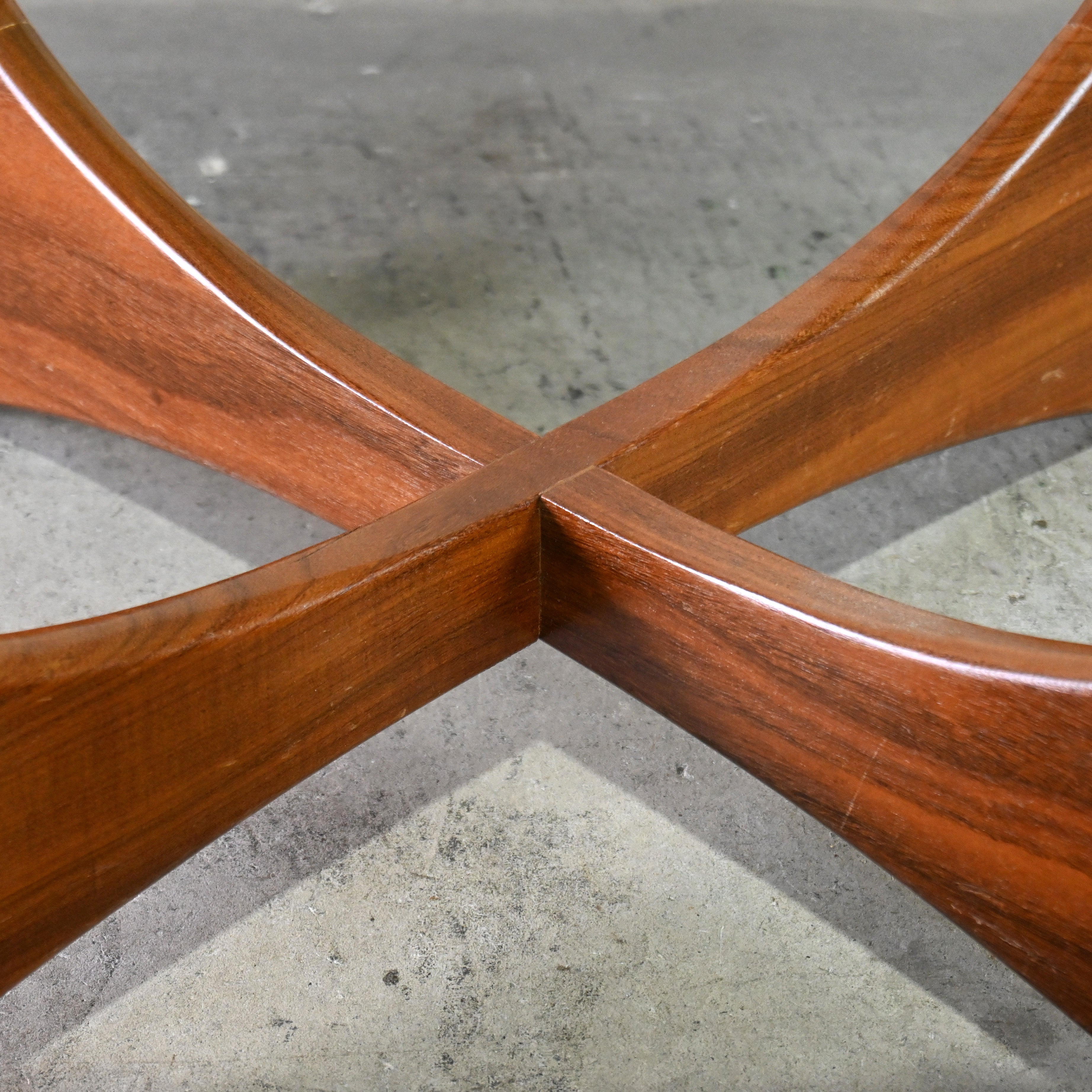 G-PLAN Fresco Astro Circular table Victor Bramwell Wilkins UK vintage Midcentury Scandinavian design / ジープラン フレスコ アストロ サーキュラーテーブル ビクター・ブラムウェル・ウィルキンス 英国ヴィンテージ ミッドセンチュリー 北欧デザイン